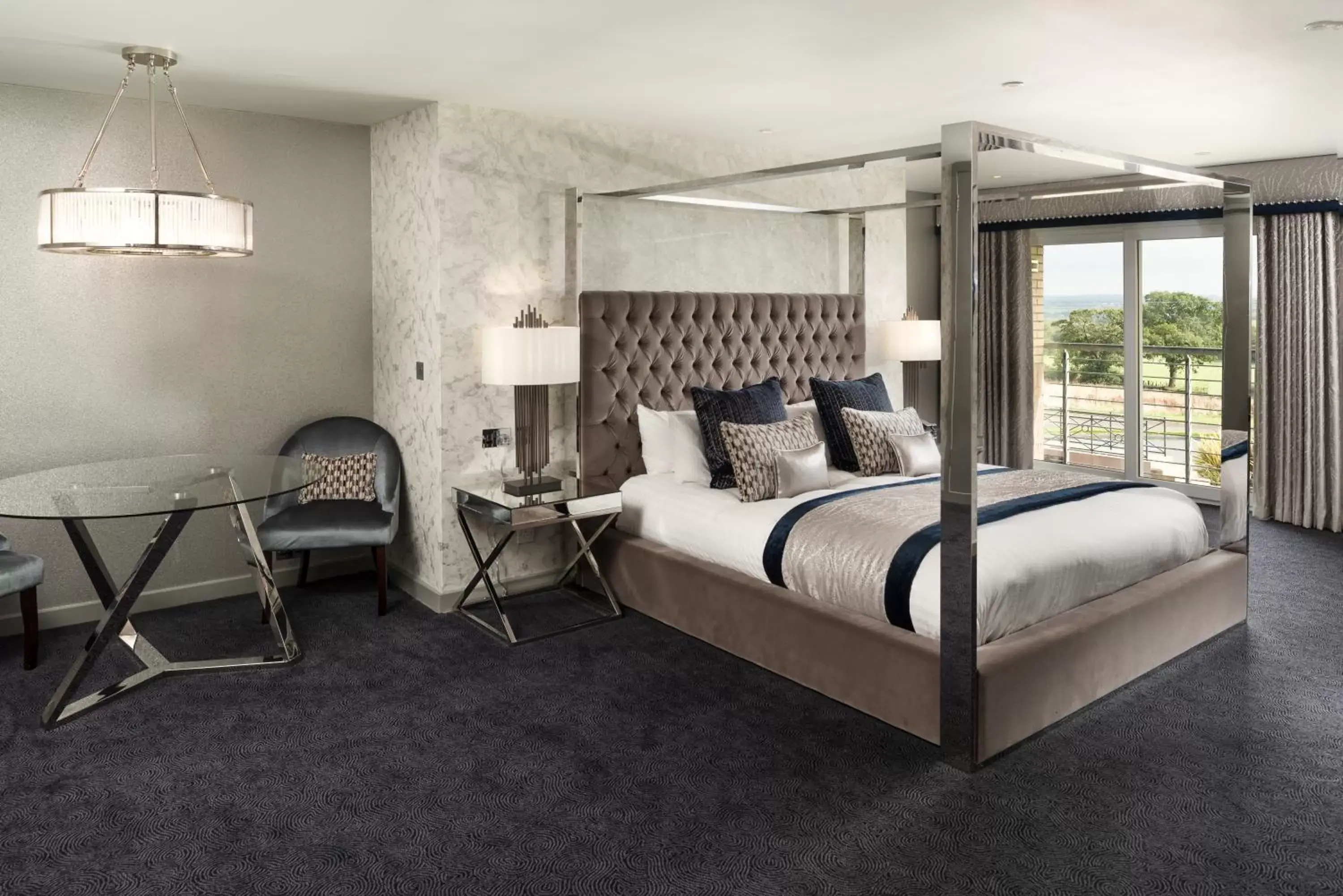 Luxury Suite - single occupancy in Radstone Hotel Luxury Suite - single occupancy in Radstone Hotel