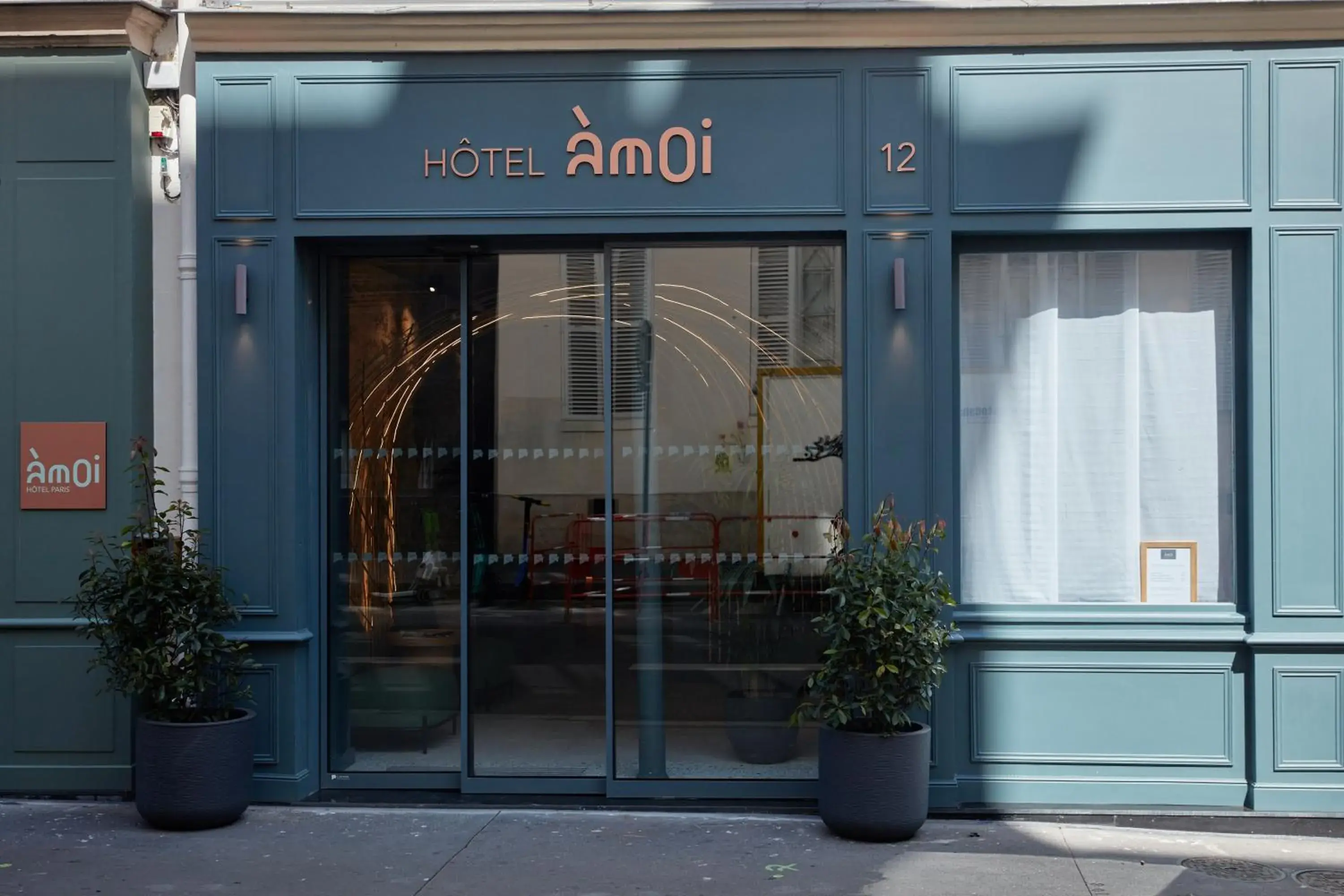 Property building in Hôtel Amoi Paris Property building in Hôtel Amoi Paris