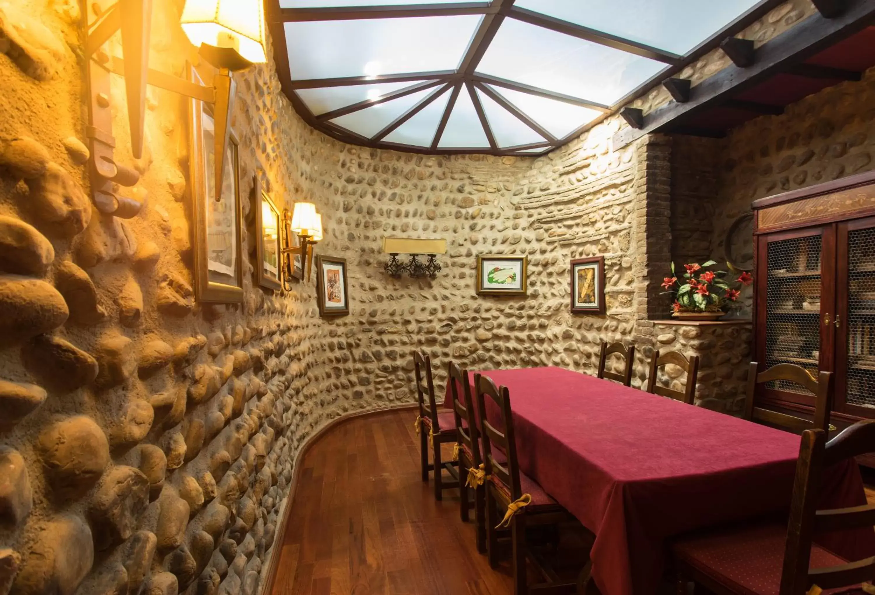 Restaurant/Places to Eat in Hotel La Posada Regia