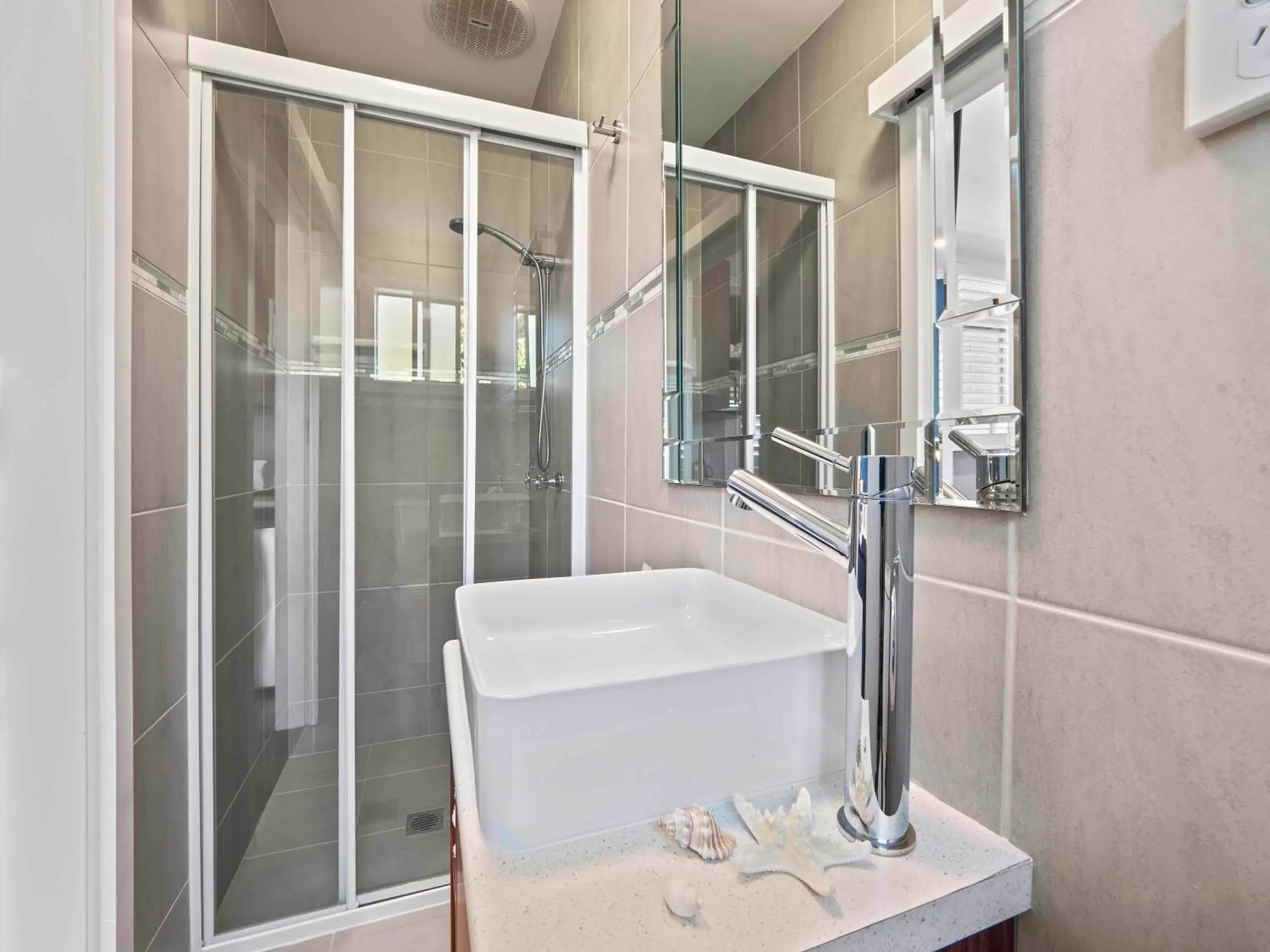 Bathroom in Almare Tourist Motel