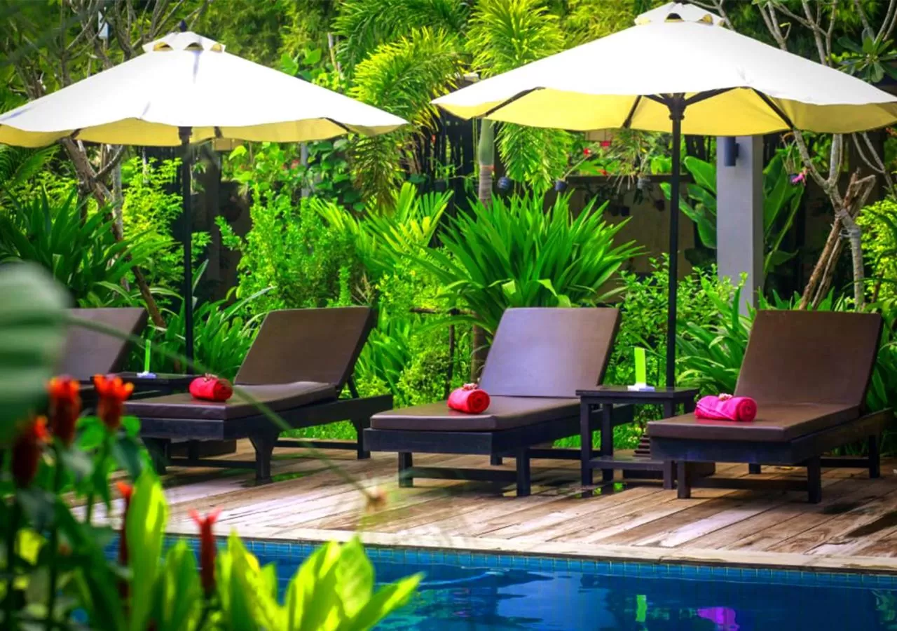 Swimming pool in Ladear Privilege Rooms