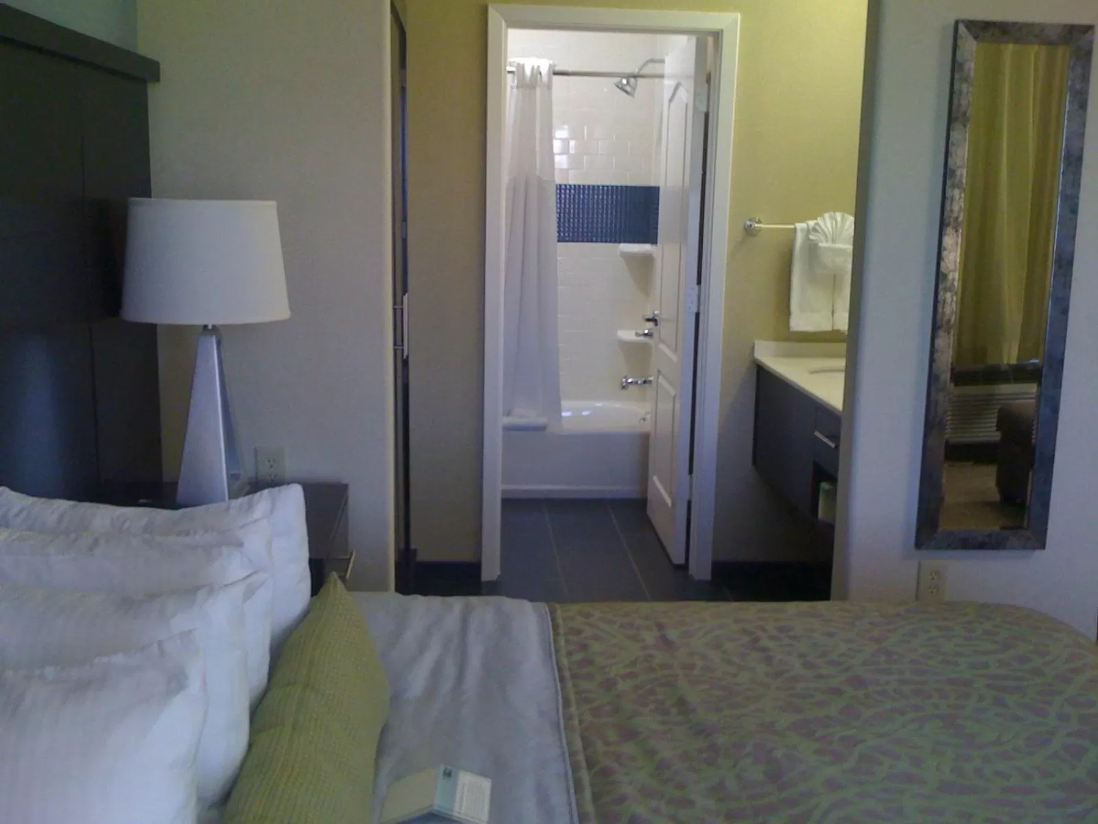 Decorative detail, Bed in Staybridge Suites Houston Stafford - Sugar Land by IHG