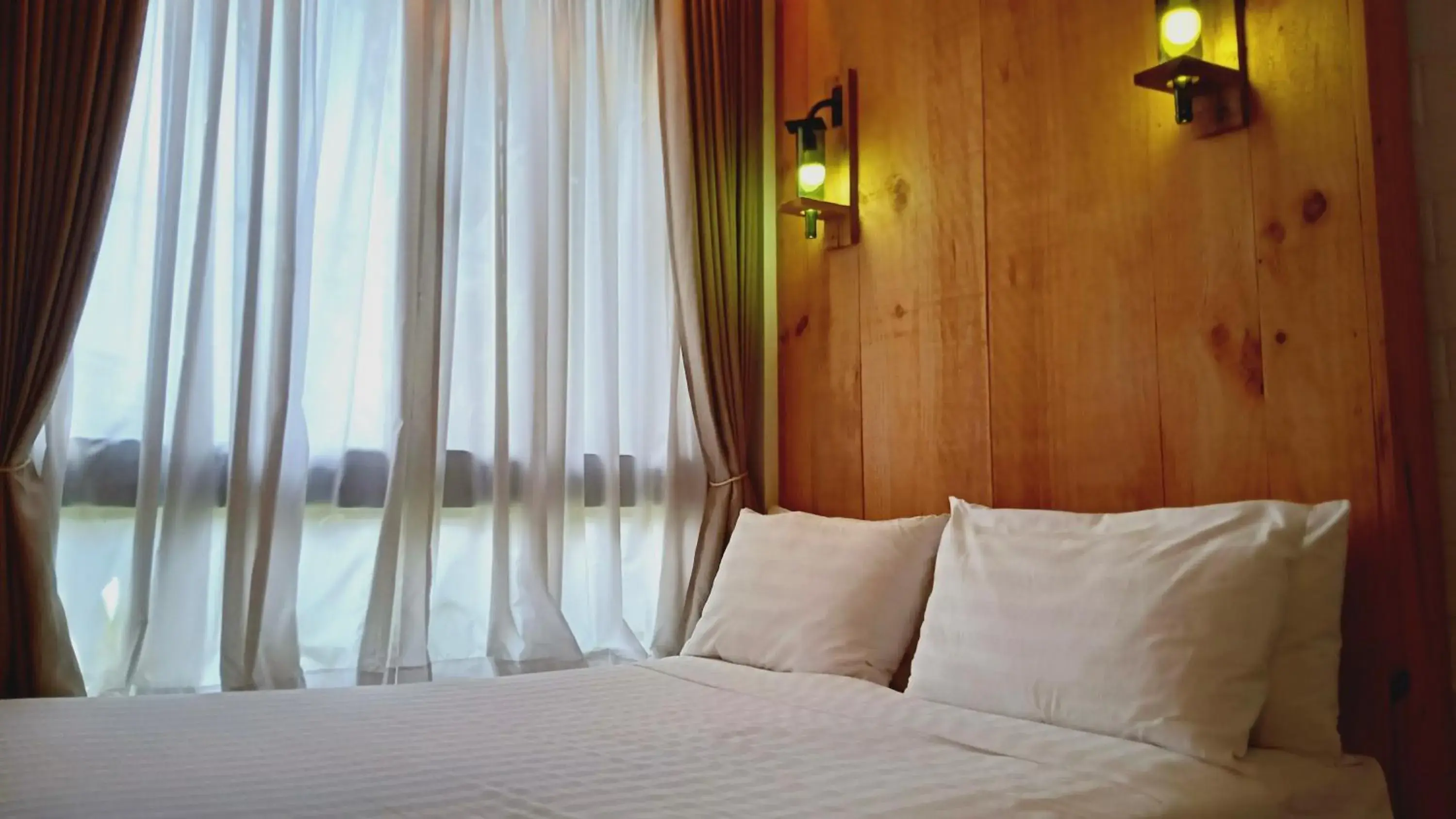 Bed in Cabins by Eco Hotel Tagaytay