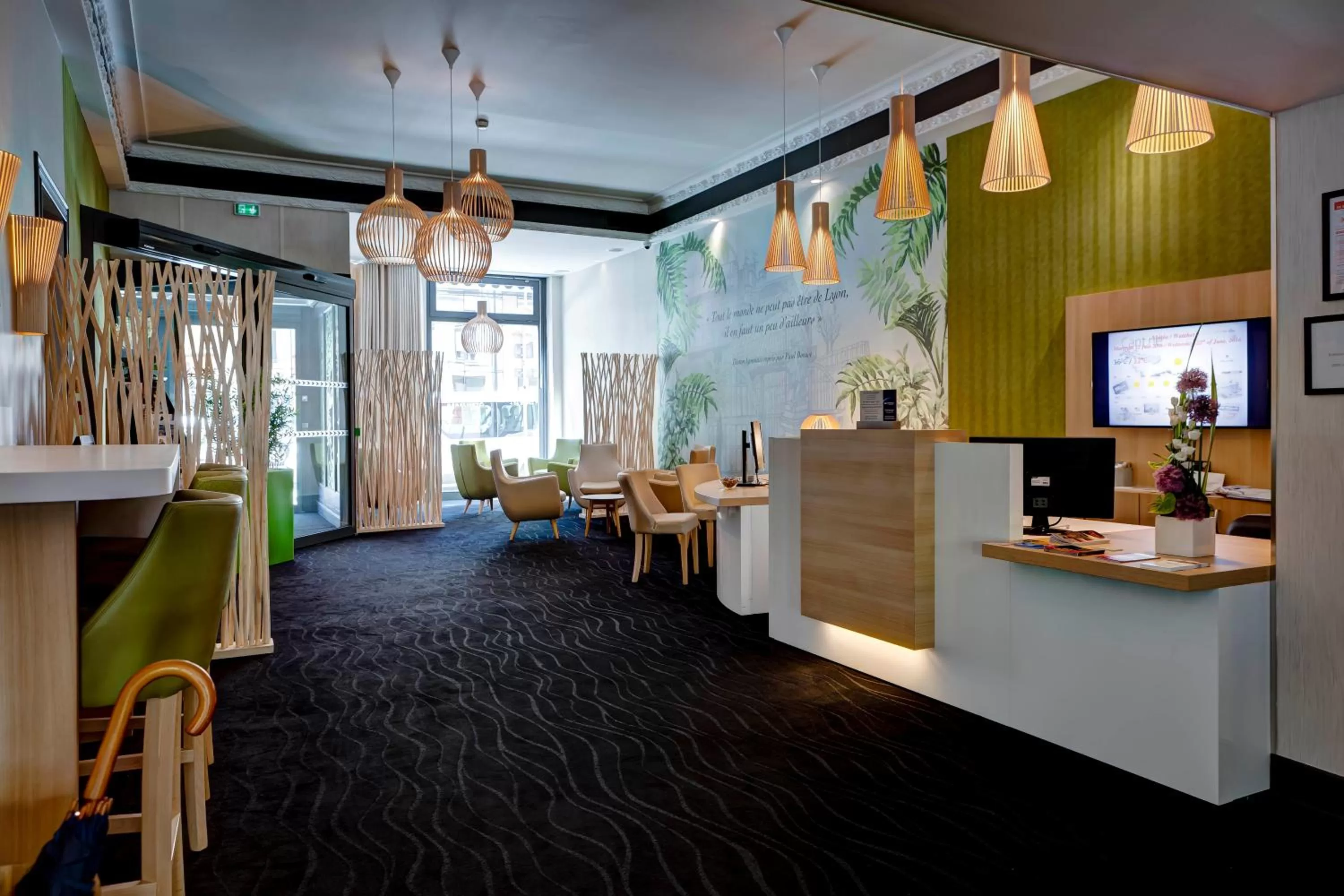 Lobby or reception in Best Western Crequi Lyon Part Dieu