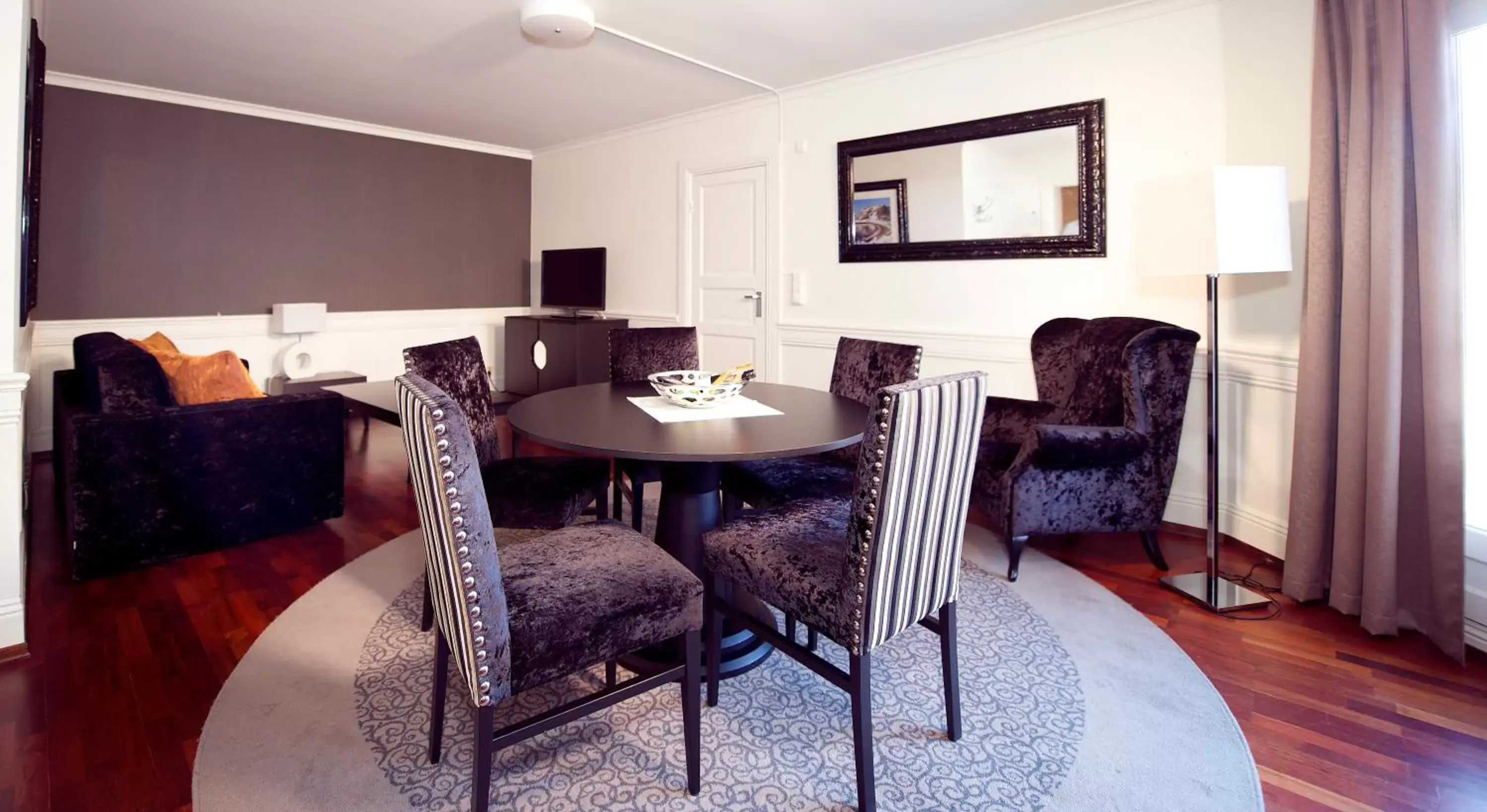 Seating Area in Clarion Collection Hotel Atlantic