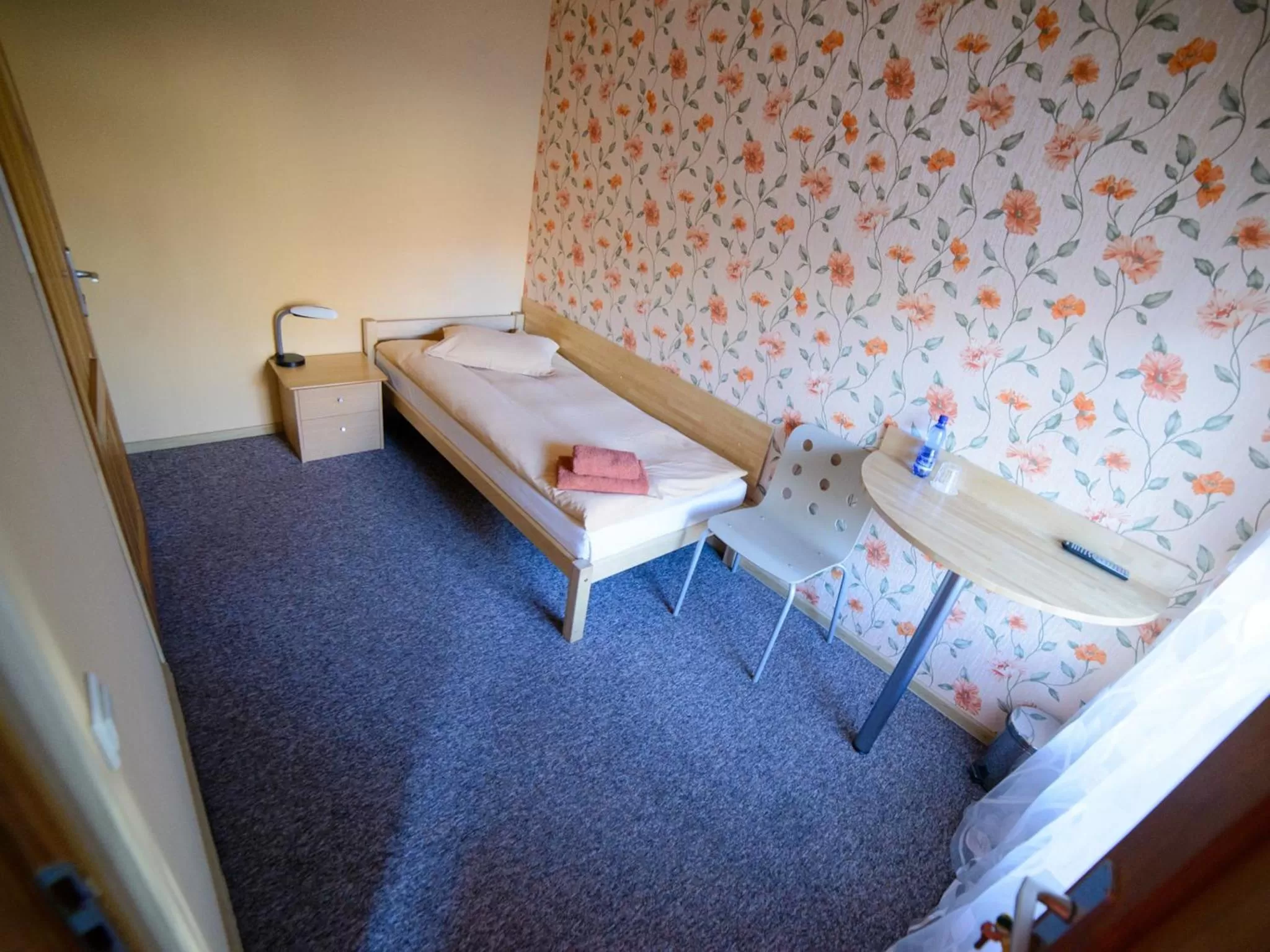 Bedroom, Bed in Hotel Katrina