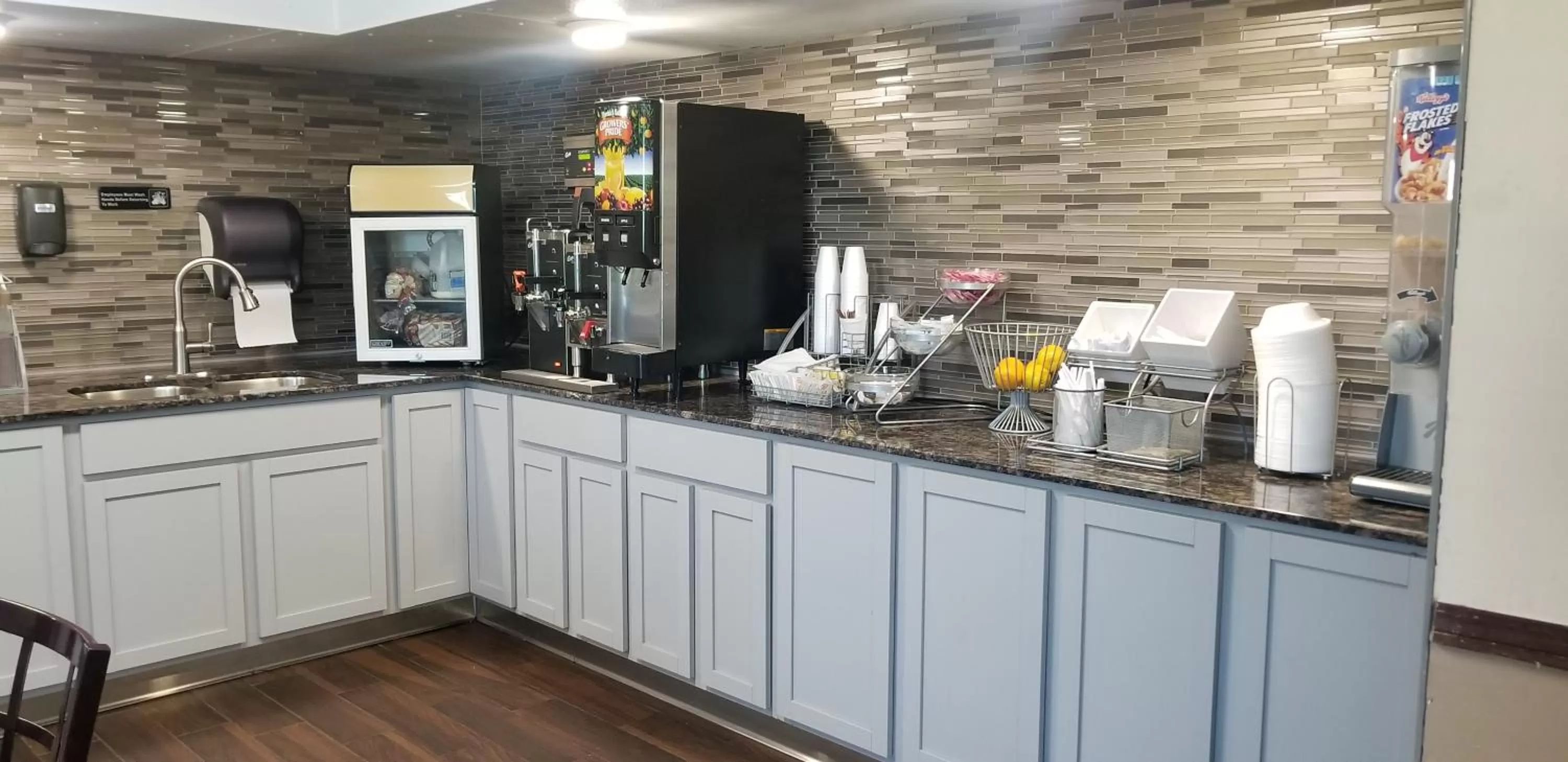 Breakfast in Super 8 by Wyndham Brooklyn Center/MPLS