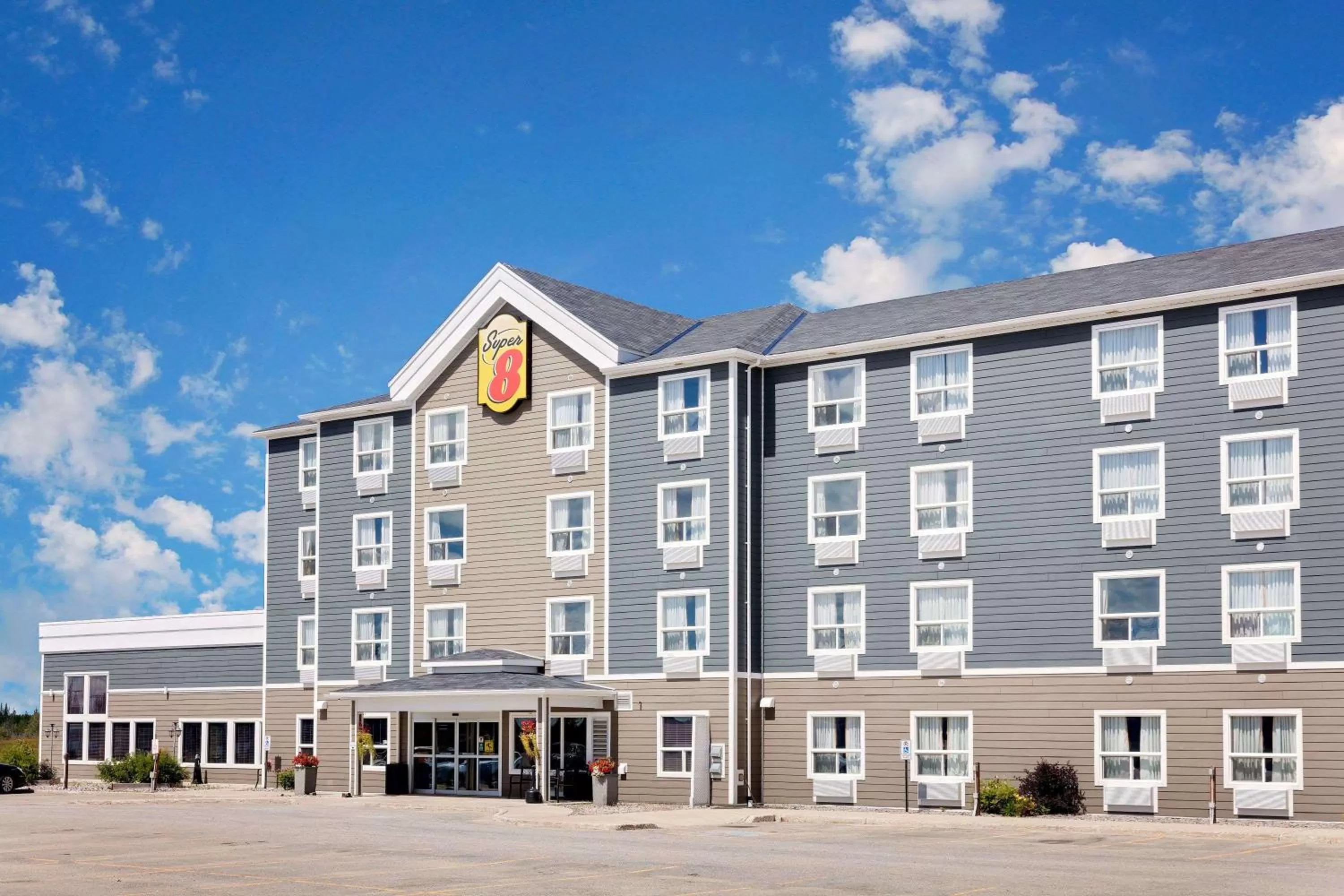 Property building in Super 8 by Wyndham Kapuskasing