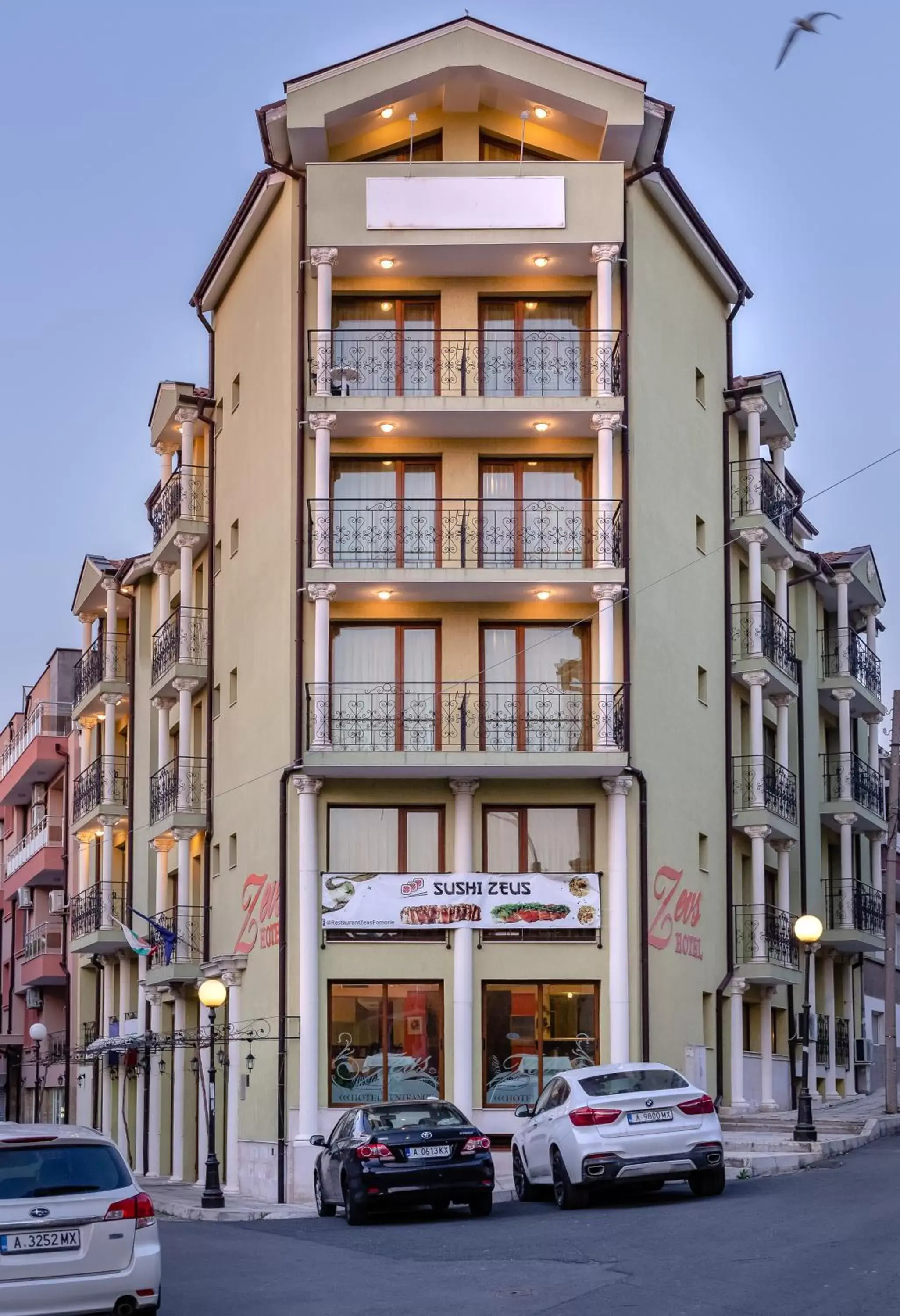 Facade/entrance, Property Building in Hotel Zeus