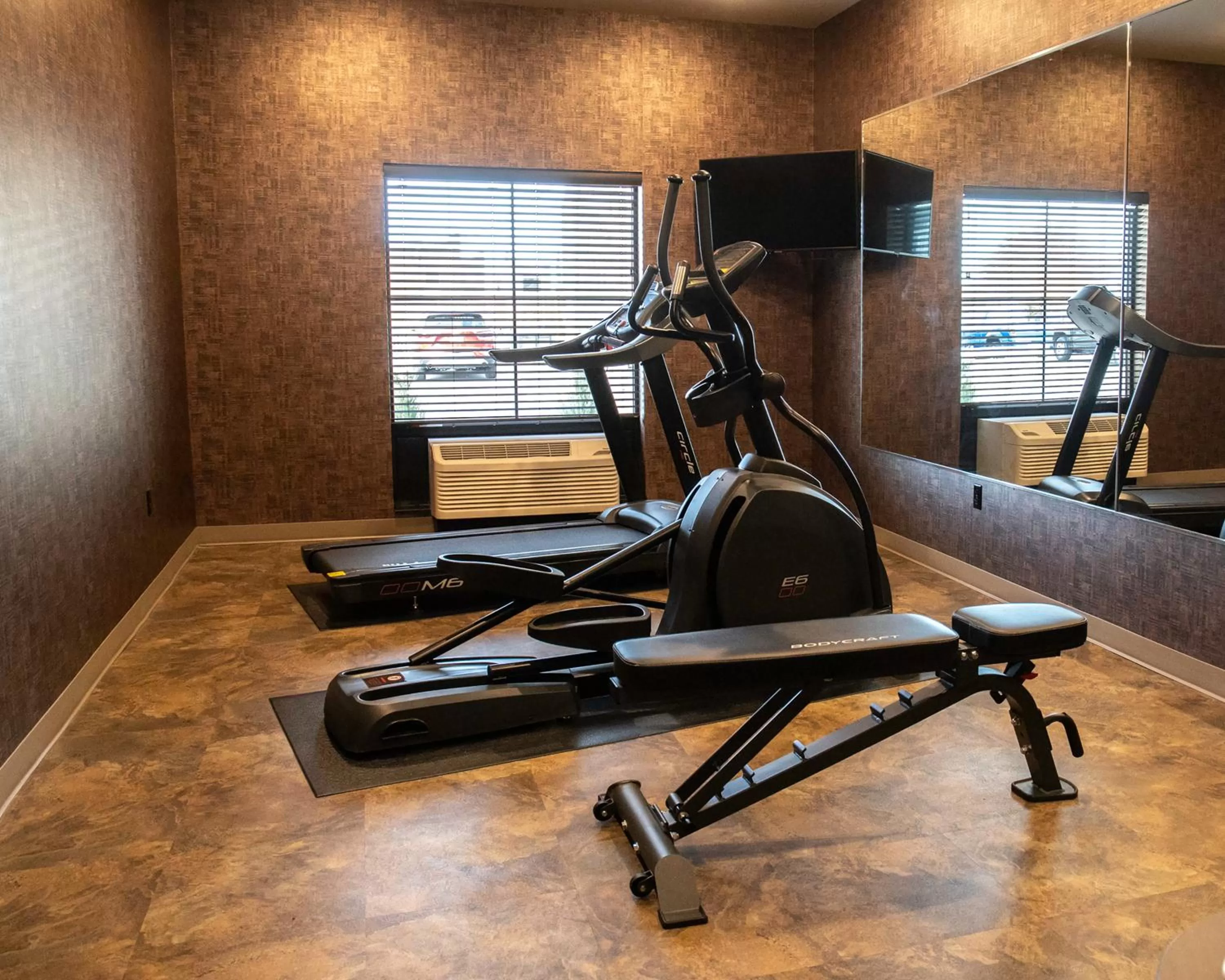 Fitness centre/facilities in Cobblestone Hotel & Suites - Two Rivers