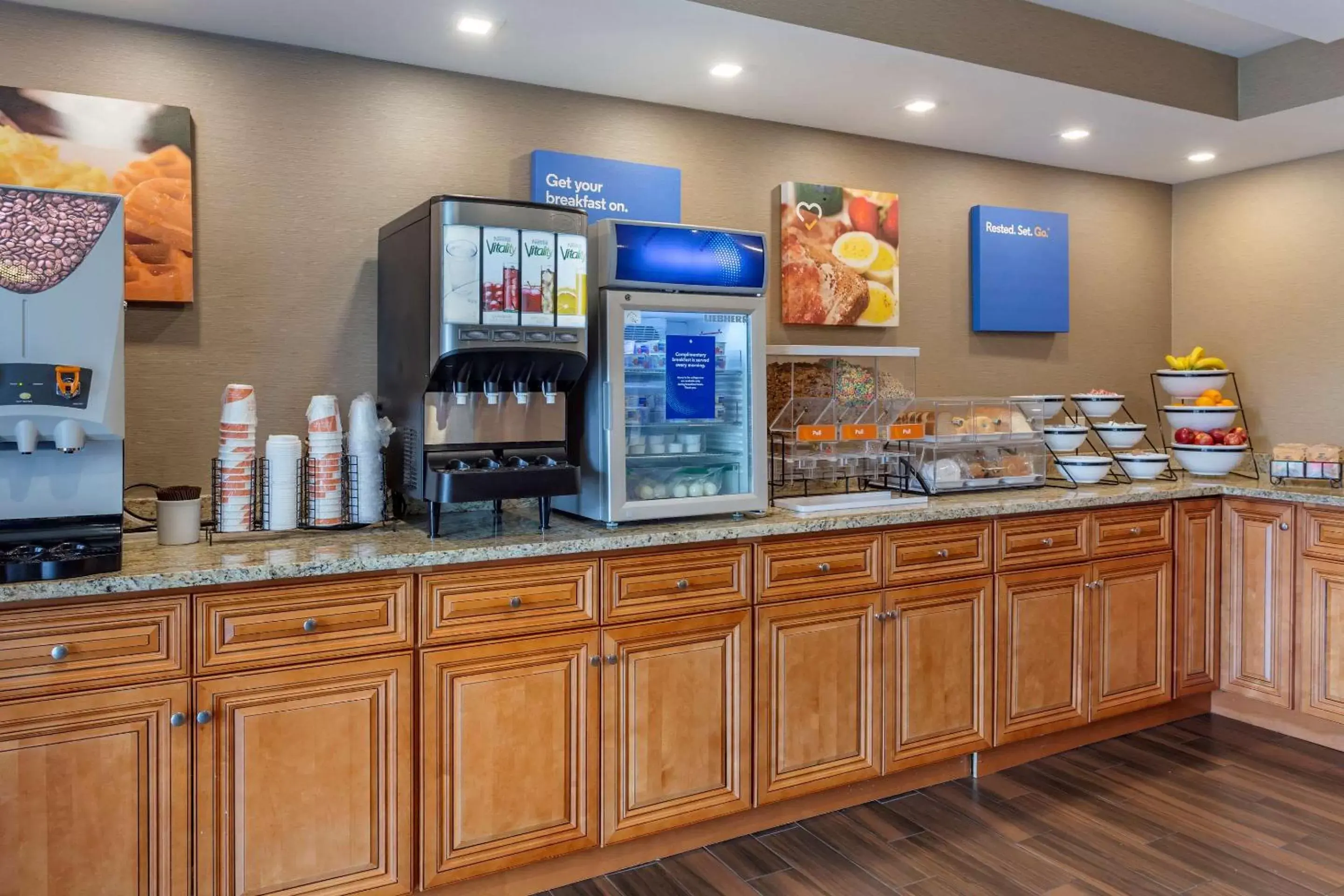 Restaurant/places to eat in Comfort Inn & Suites Rochelle