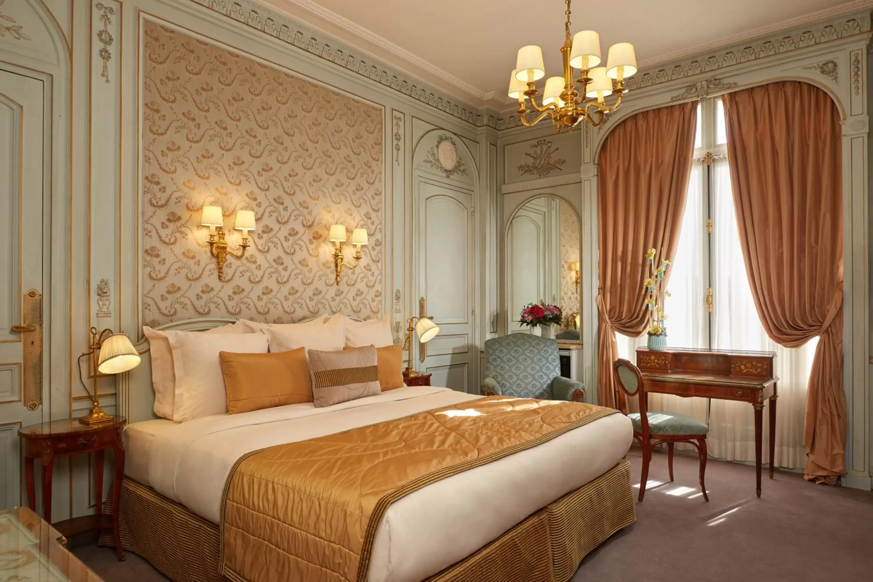 Photo of the whole room, Room Photo in Hôtel Raphael