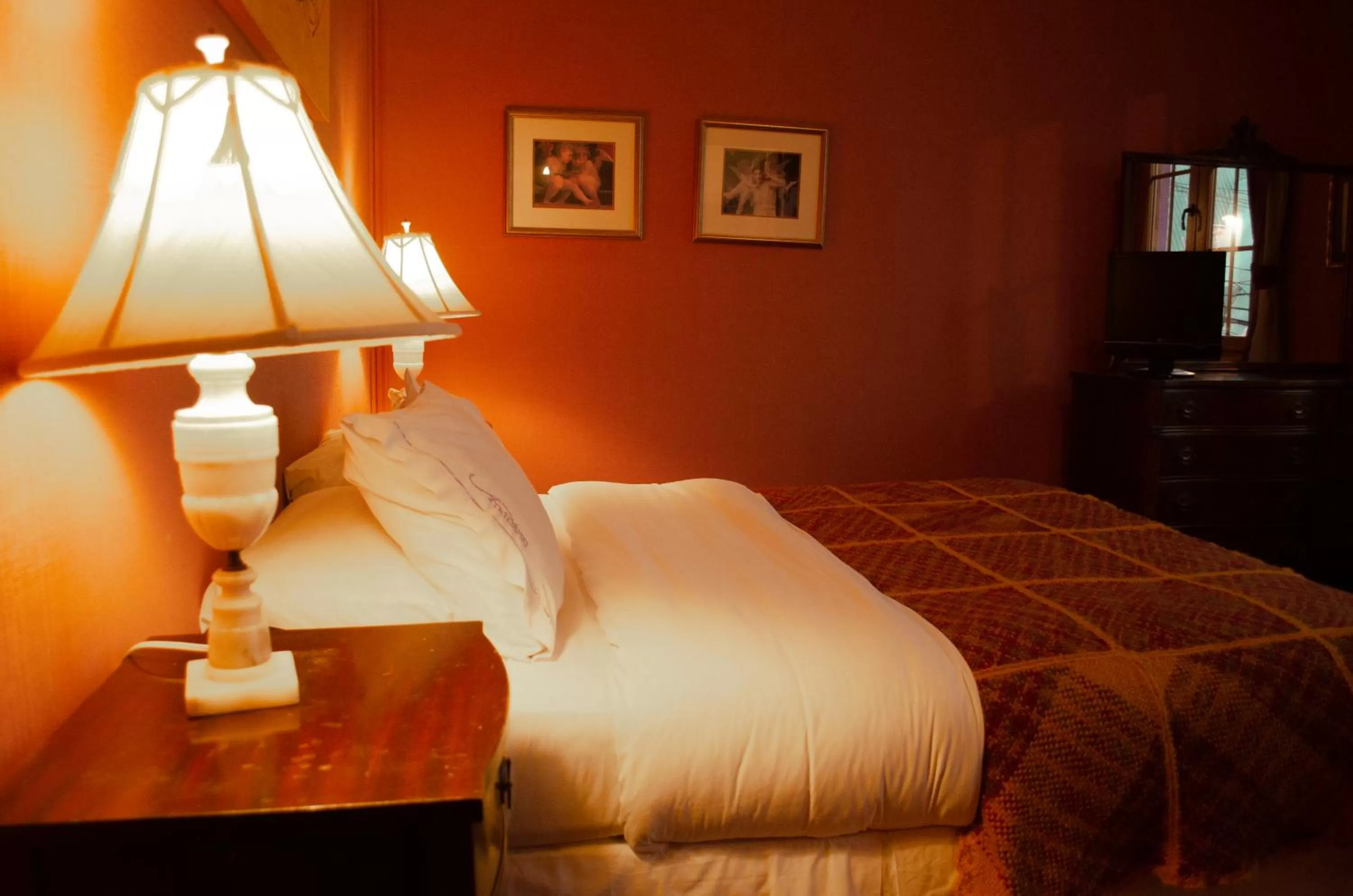 Bed in Hotel Manoir Atkinson