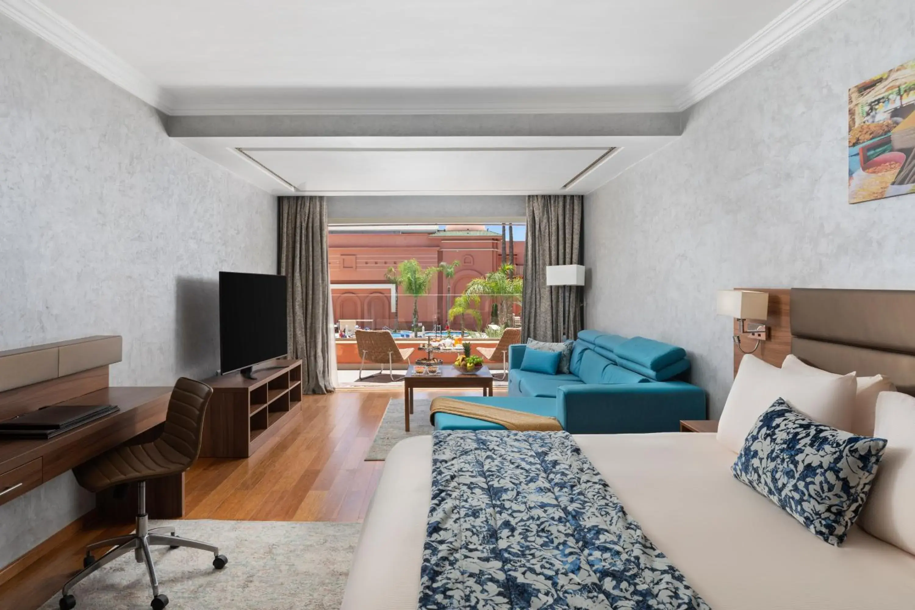 Bed, Seating Area in Savoy Le Grand Hotel Marrakech