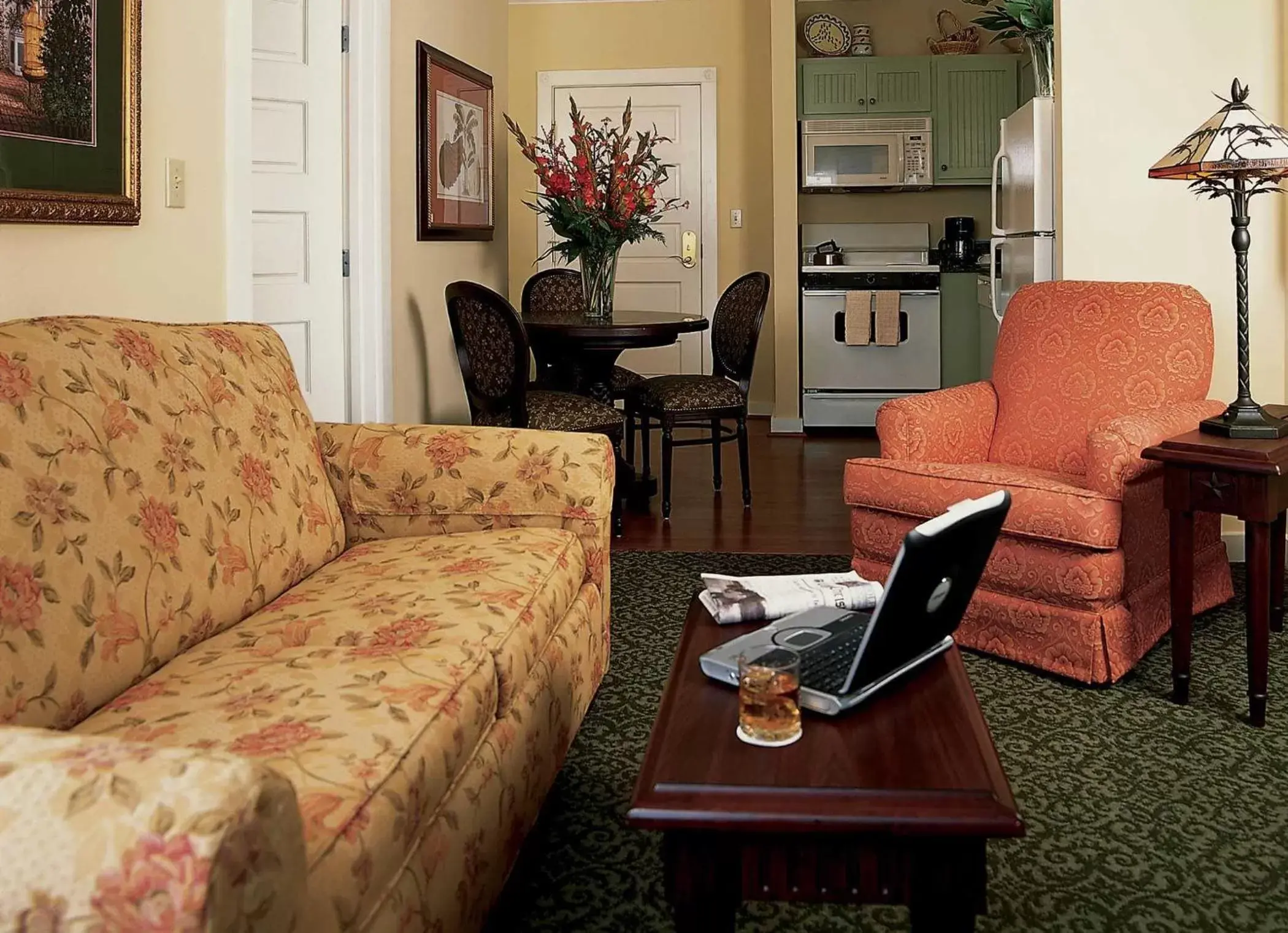 Seating Area in Lighthouse Inn at Aransas Bay