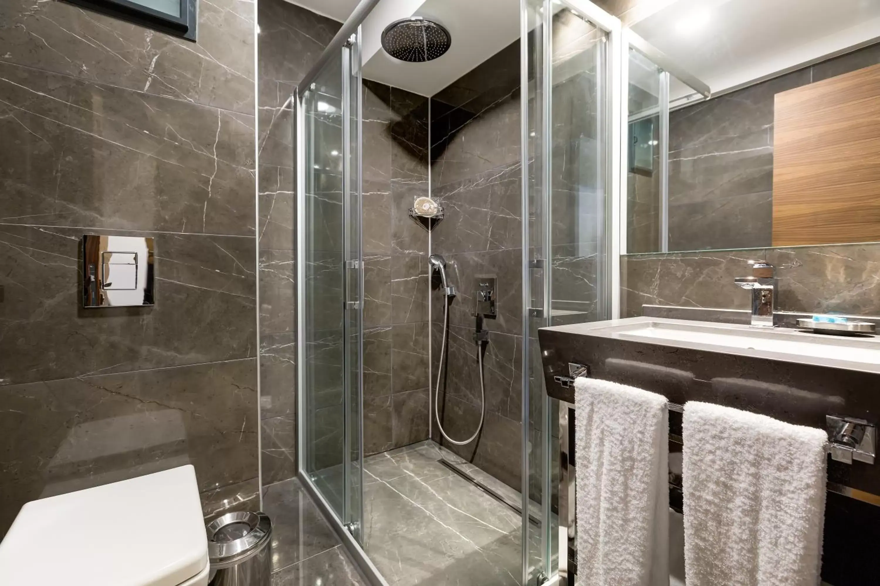 Shower, Bathroom in Hay Hotel Alsancak