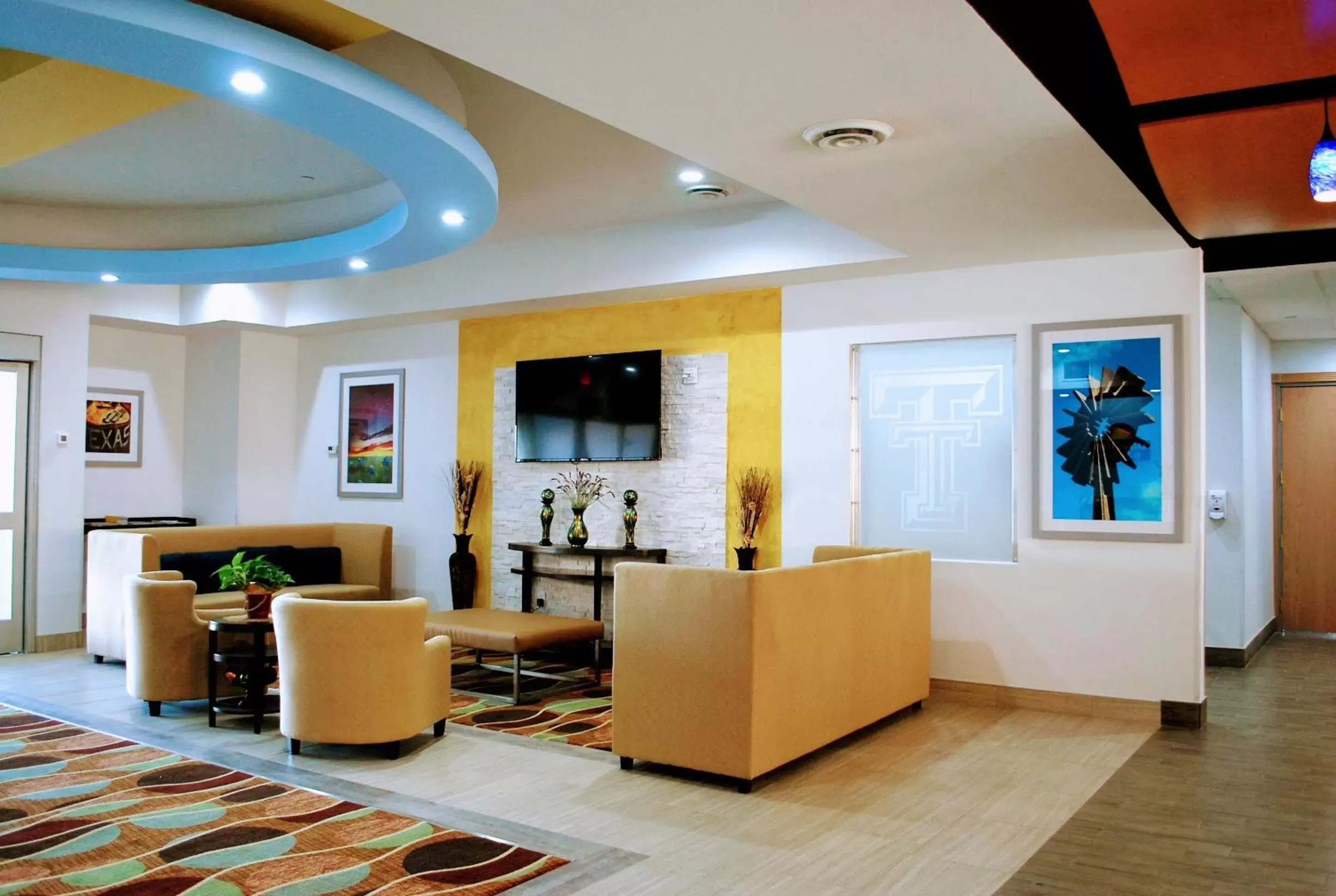 Lobby or reception, Lobby/Reception in Days Inn & Suites by Wyndham Lubbock Medical Center