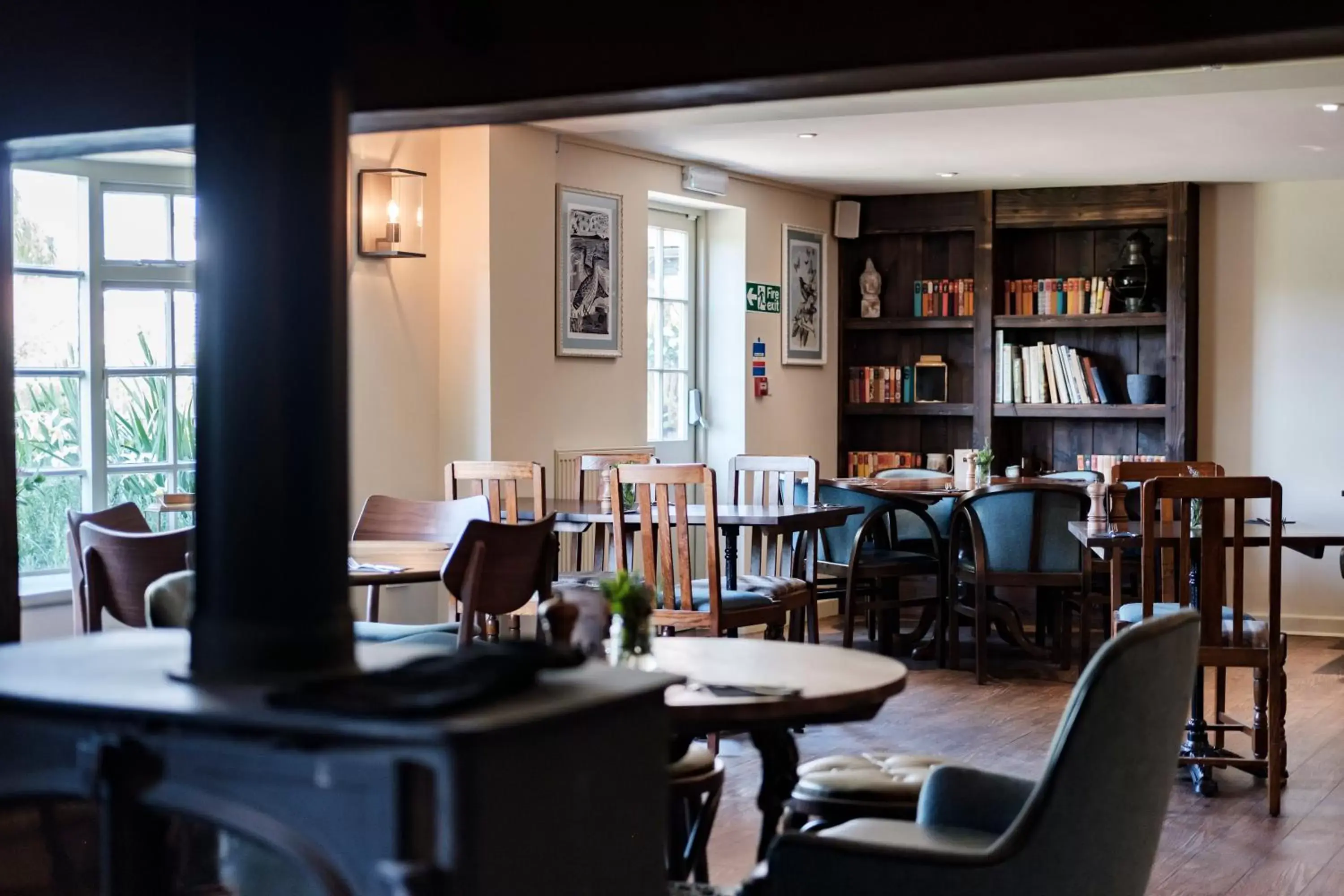 Lounge or bar, Library in The Bower Inn