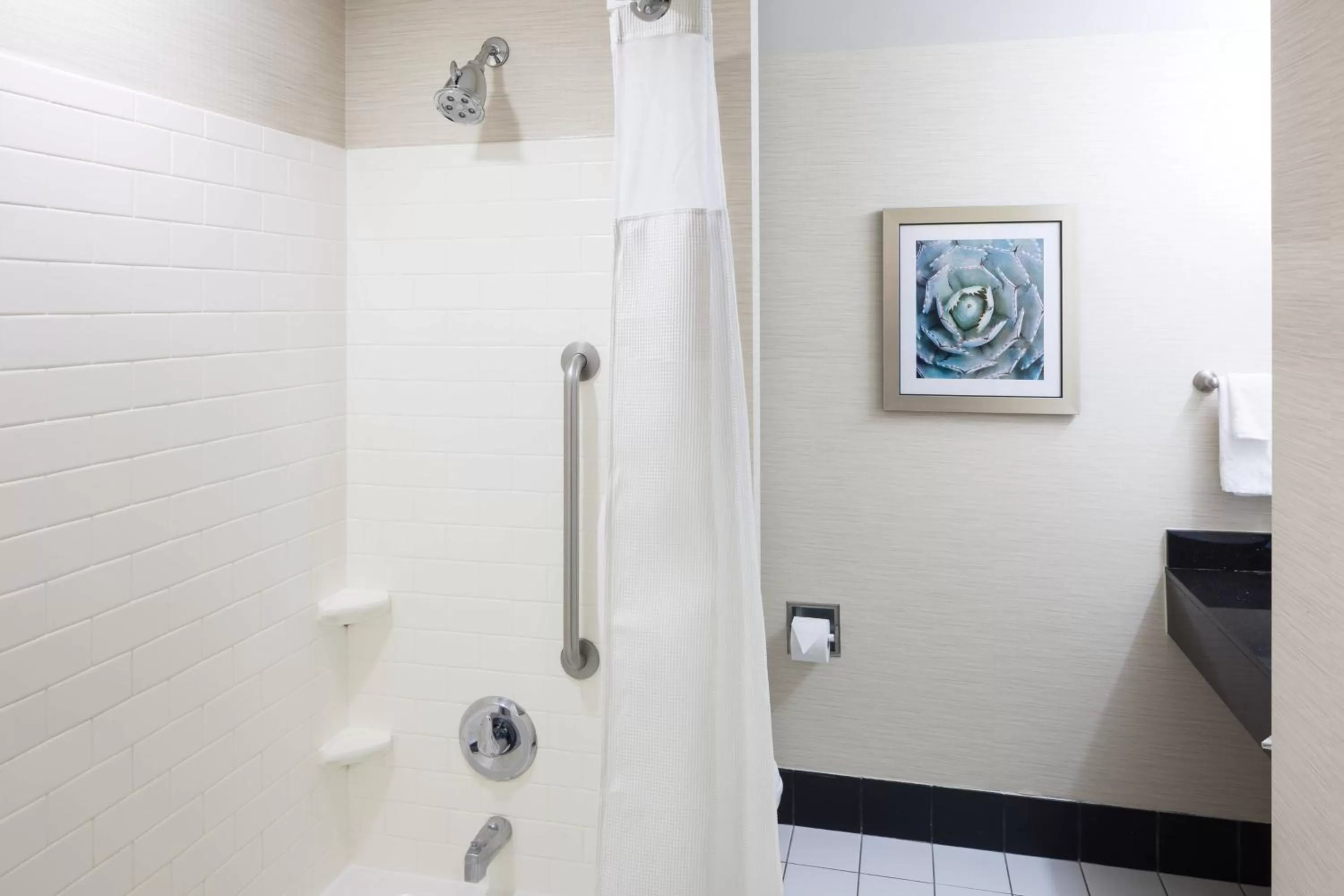 Bathroom in Fairfield Inn and Suites Phoenix Chandler Fashion Center