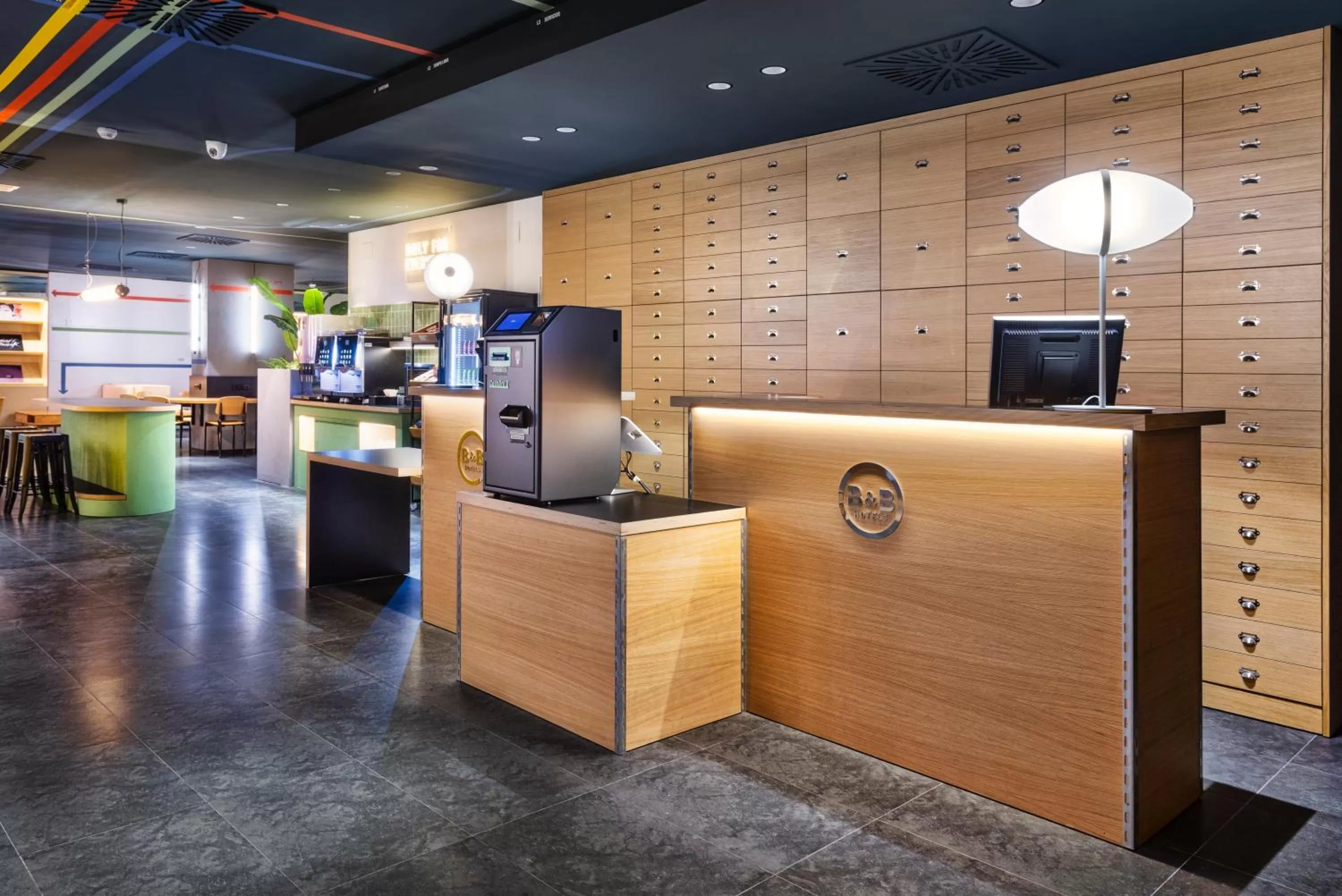 Lobby or reception in B&B HOTEL Castellón