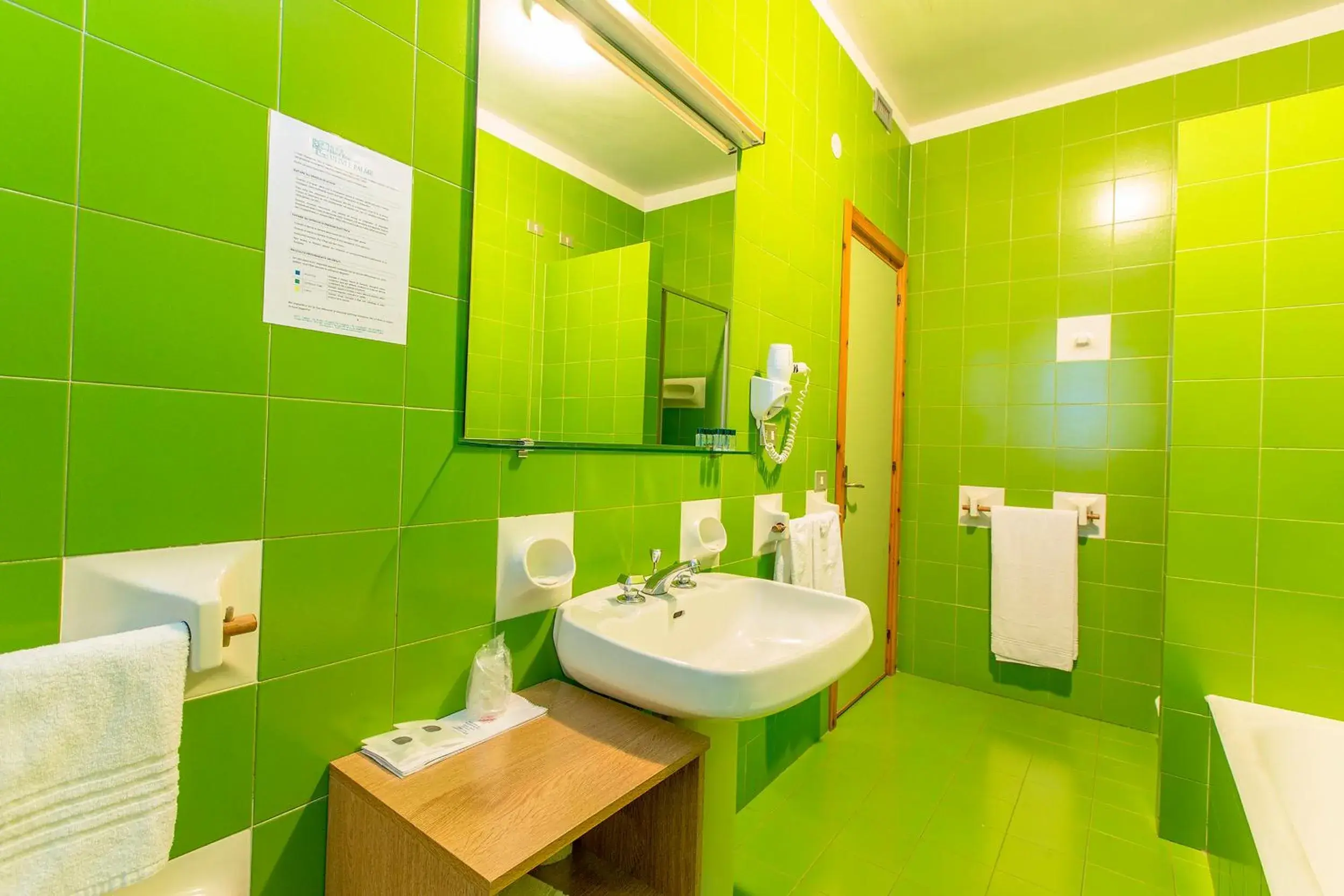 Shower, Bathroom in Hotel Residence Ulivi E Palme