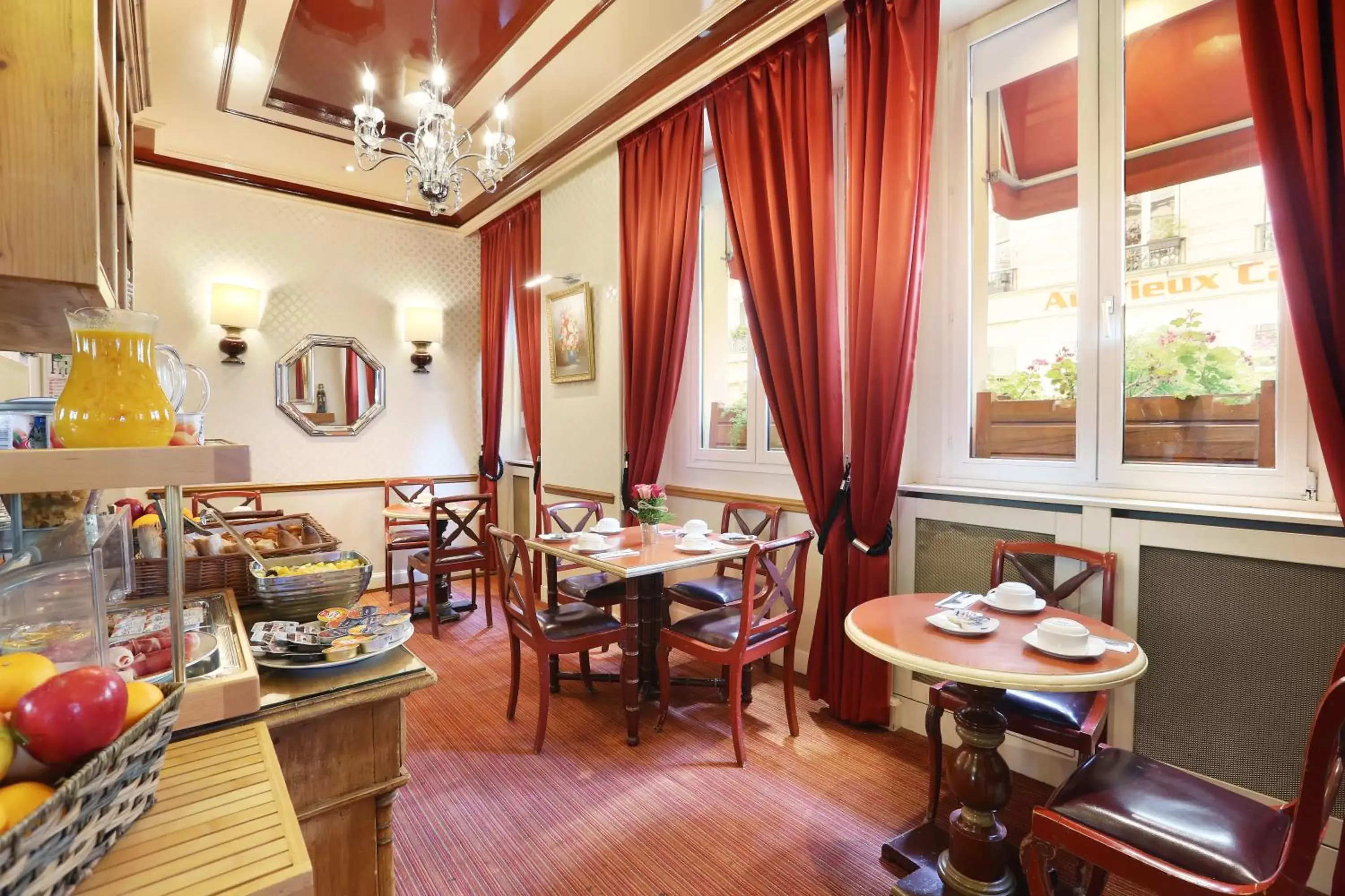 Restaurant/Places to Eat in Hotel du College de France