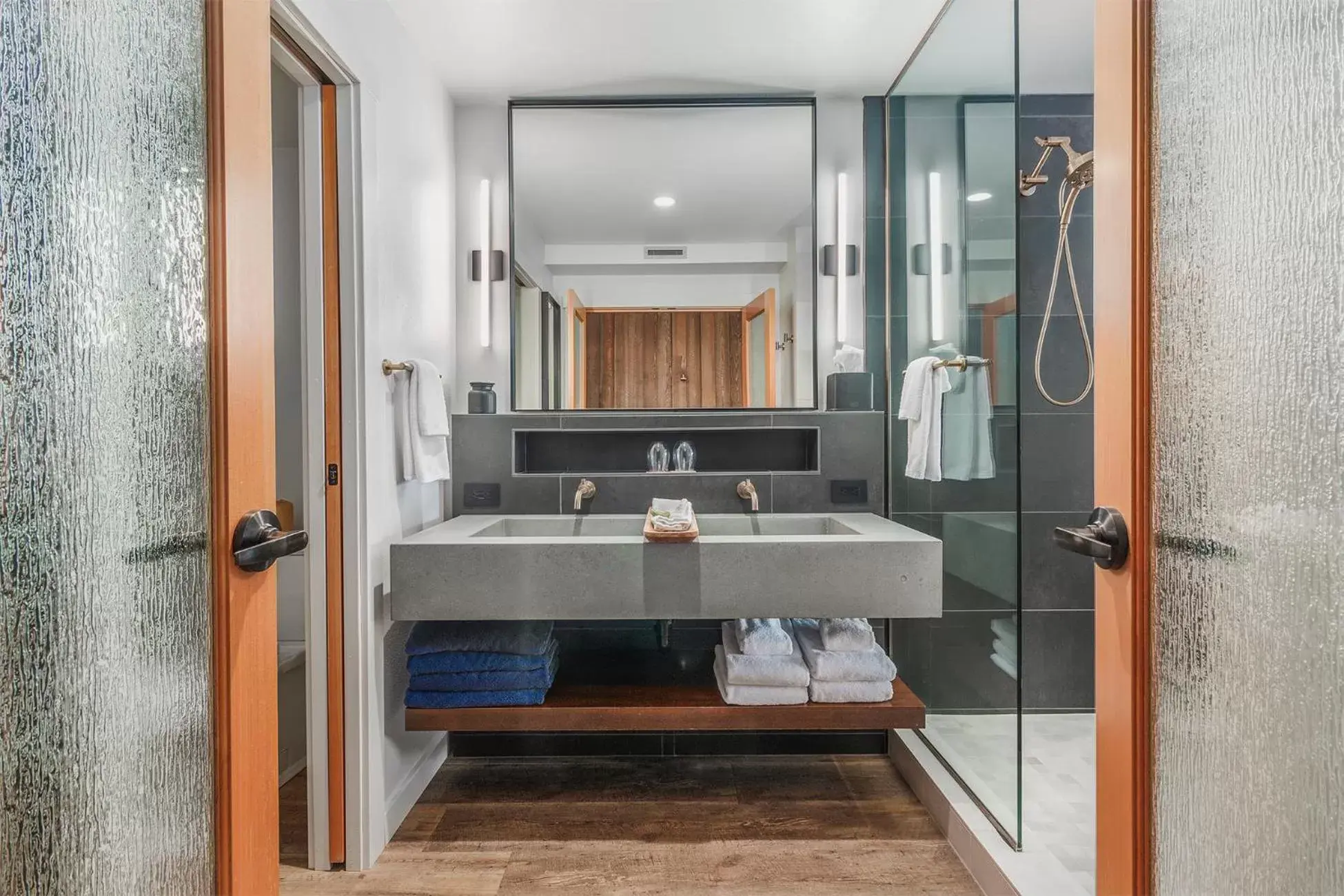 Bathroom in Headlands Coastal Lodge & Spa