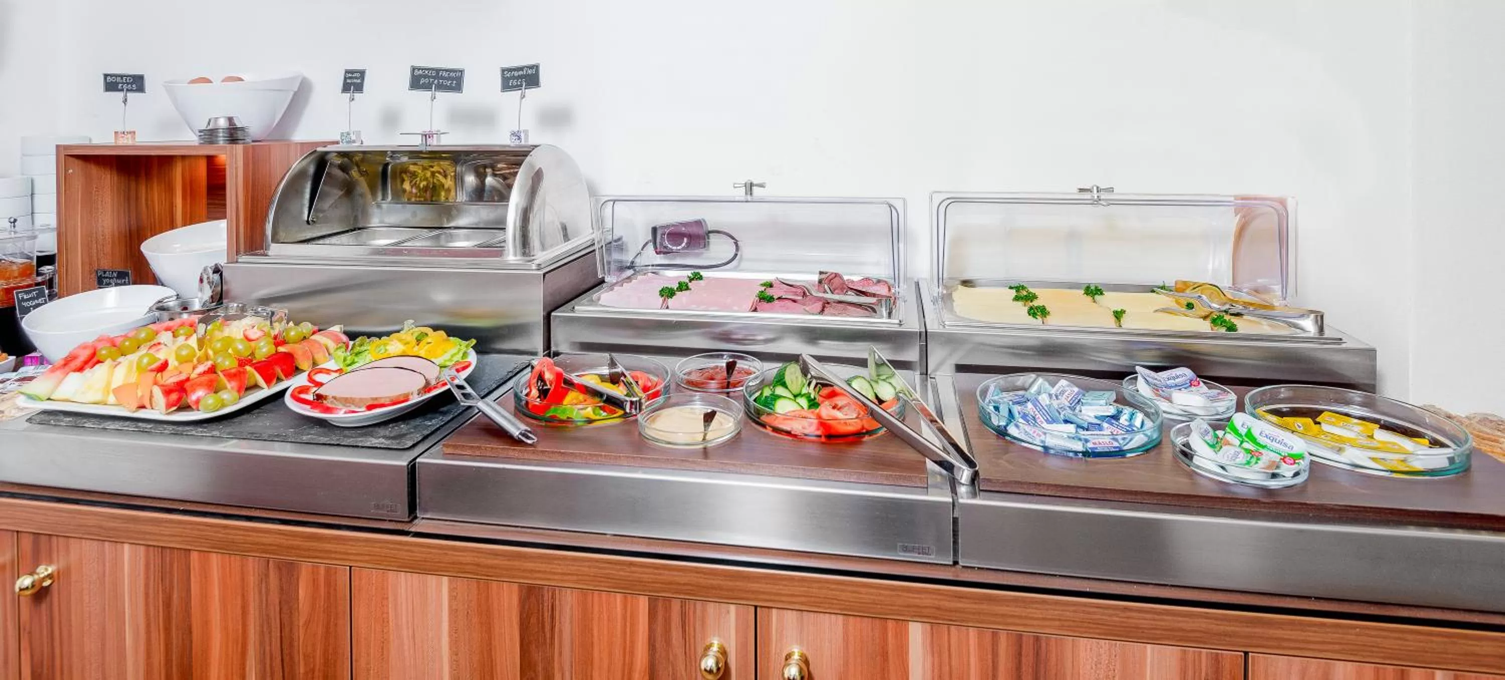 Buffet breakfast in Hotel Residence Green Lobster