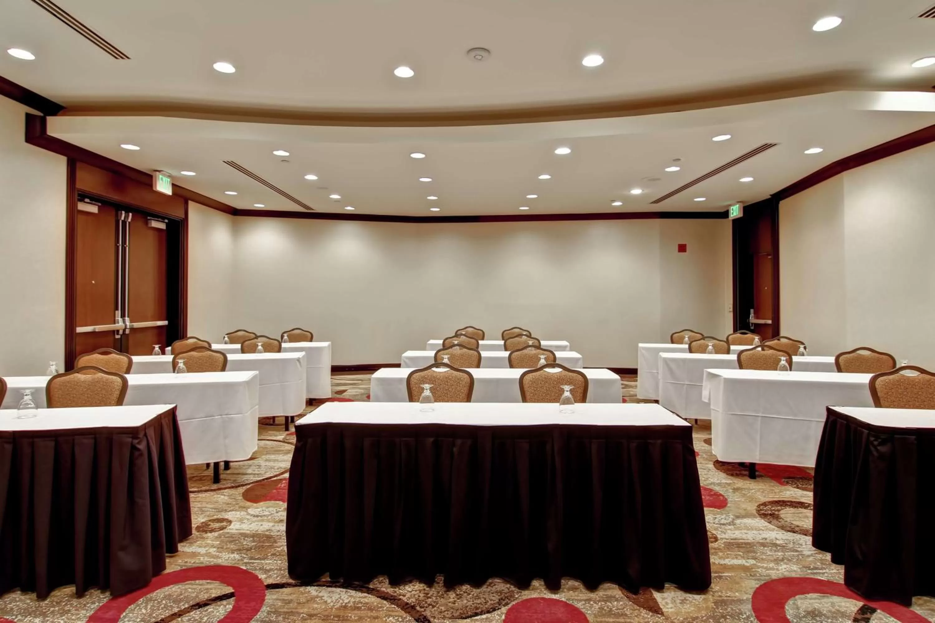 Meeting/conference room in DoubleTree by Hilton Pleasanton at The Club