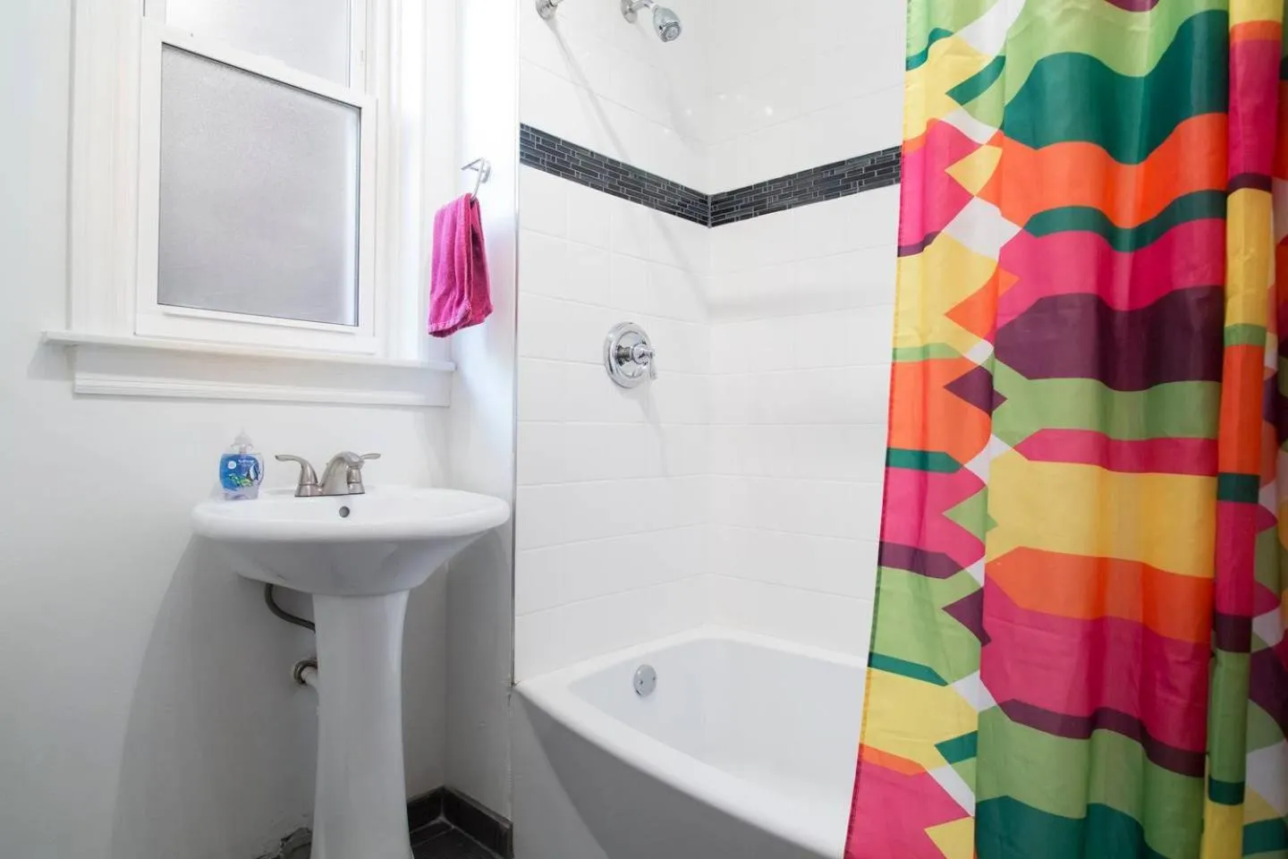 Shower in Wrigley Hostel - Chicago