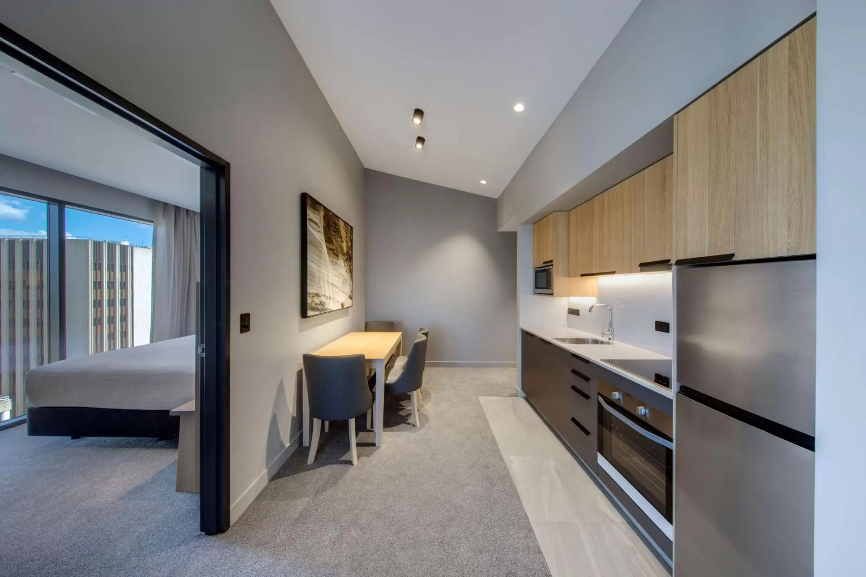 Photo of the whole room, Kitchen/Kitchenette in Vibe Hotel Hobart