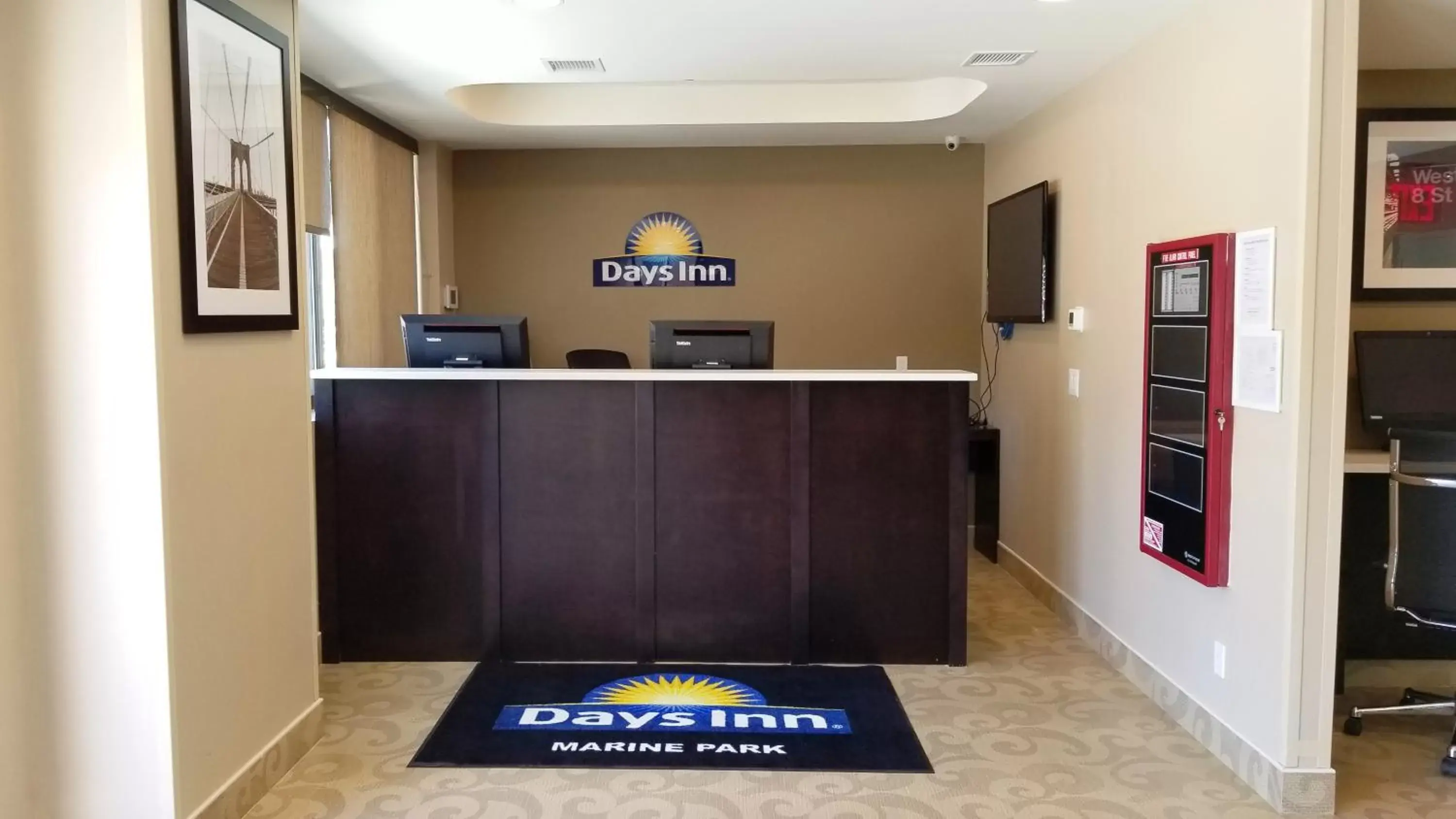 Lobby or reception, Lobby/Reception in Days Inn by Wyndham Brooklyn Marine Park