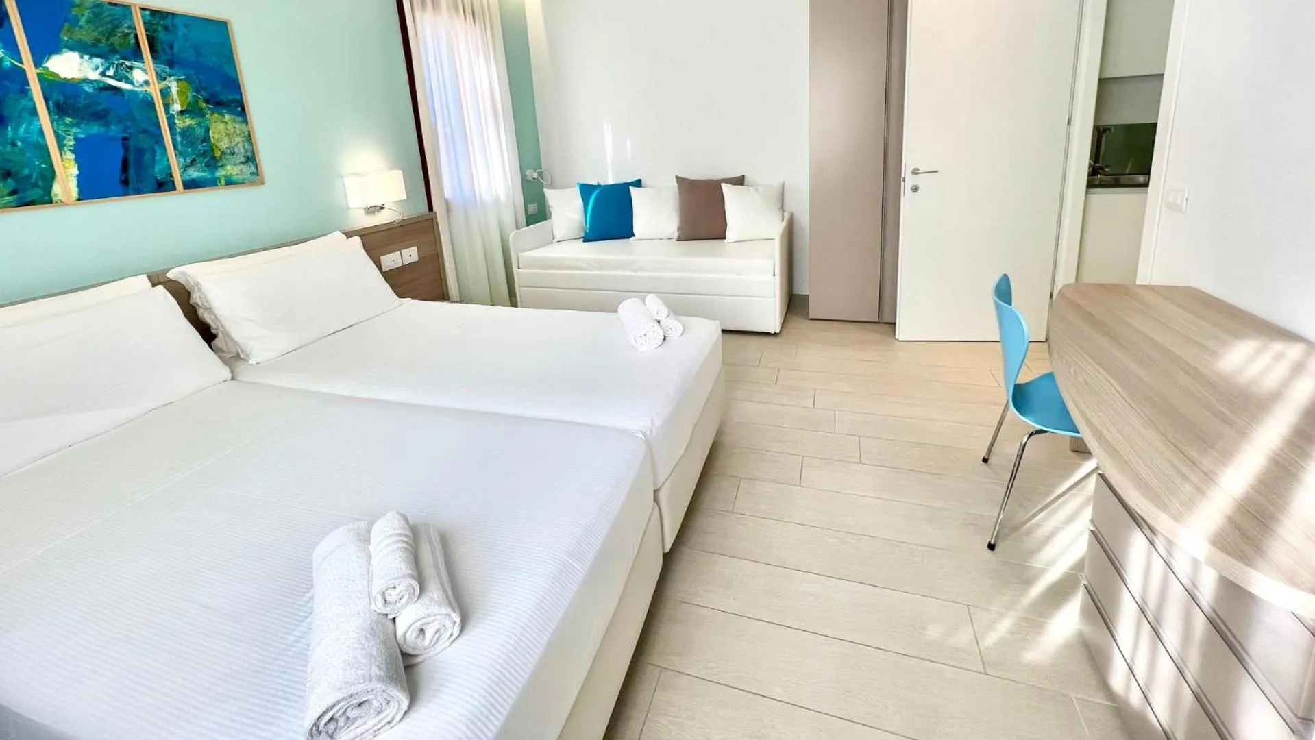 Bedroom, Bed in Hotel President