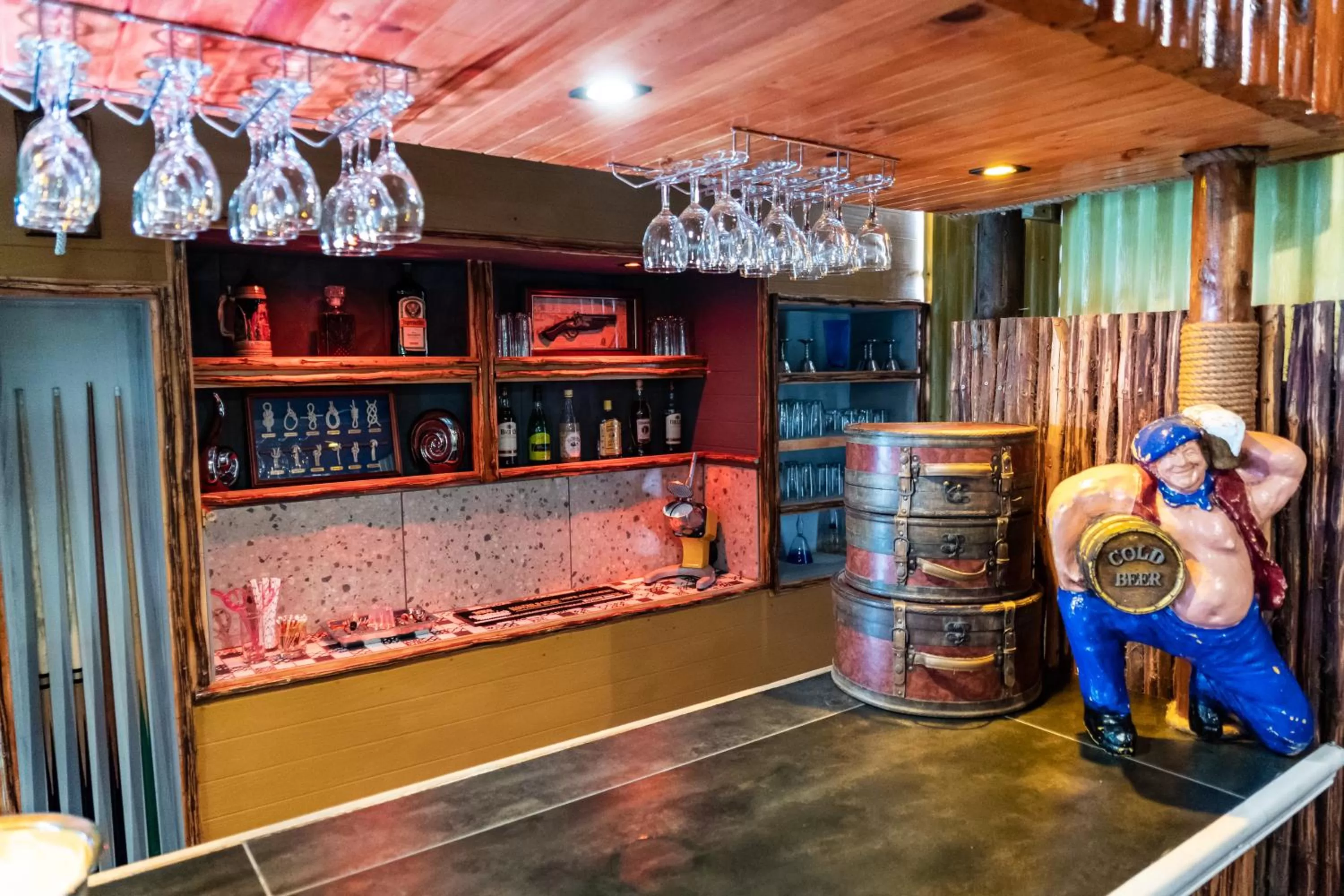 Lounge or bar in Gooderson Knysna Chalets