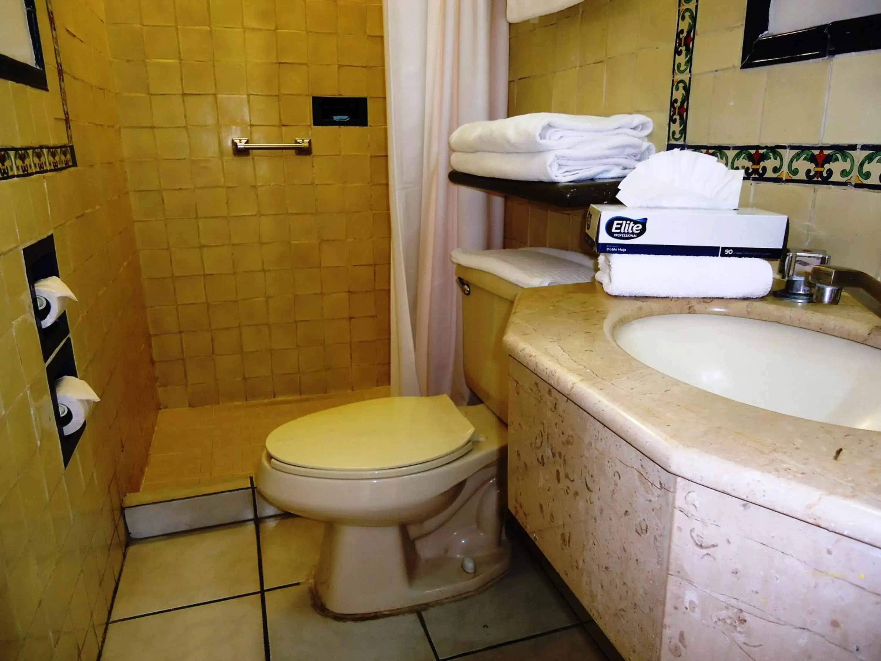 Bathroom in Hotel Concierge Plaza Colima