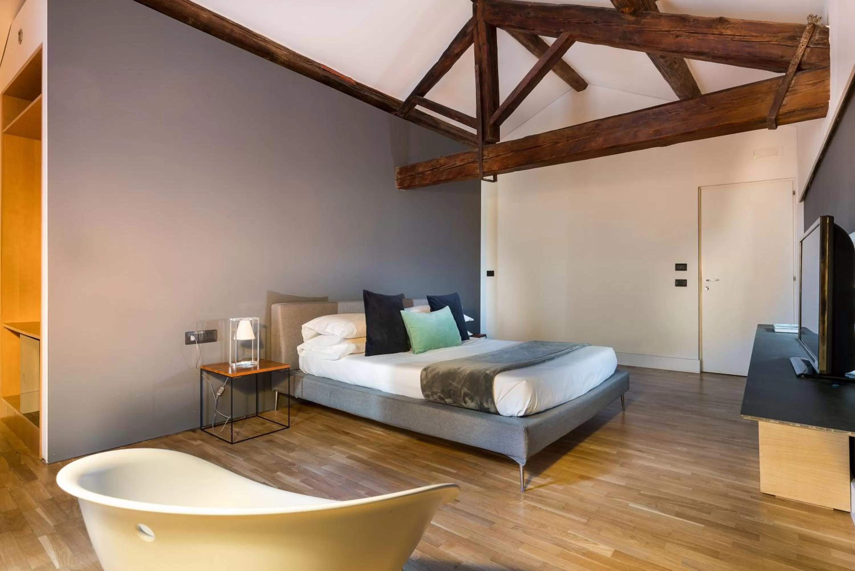 Superior Double or Twin Room in Habitat