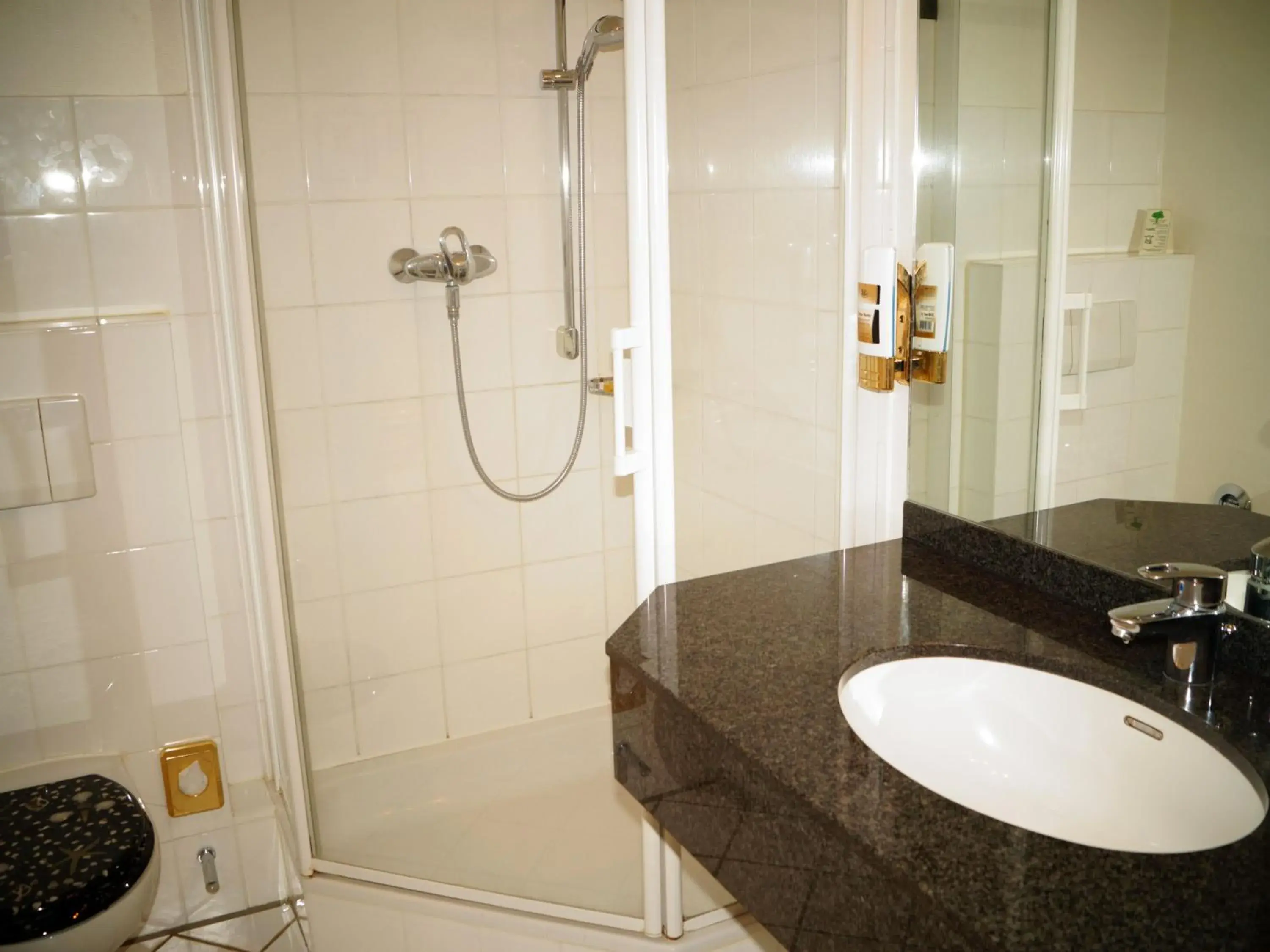 Bathroom in Entrée Groß Borstel Garni Hotel