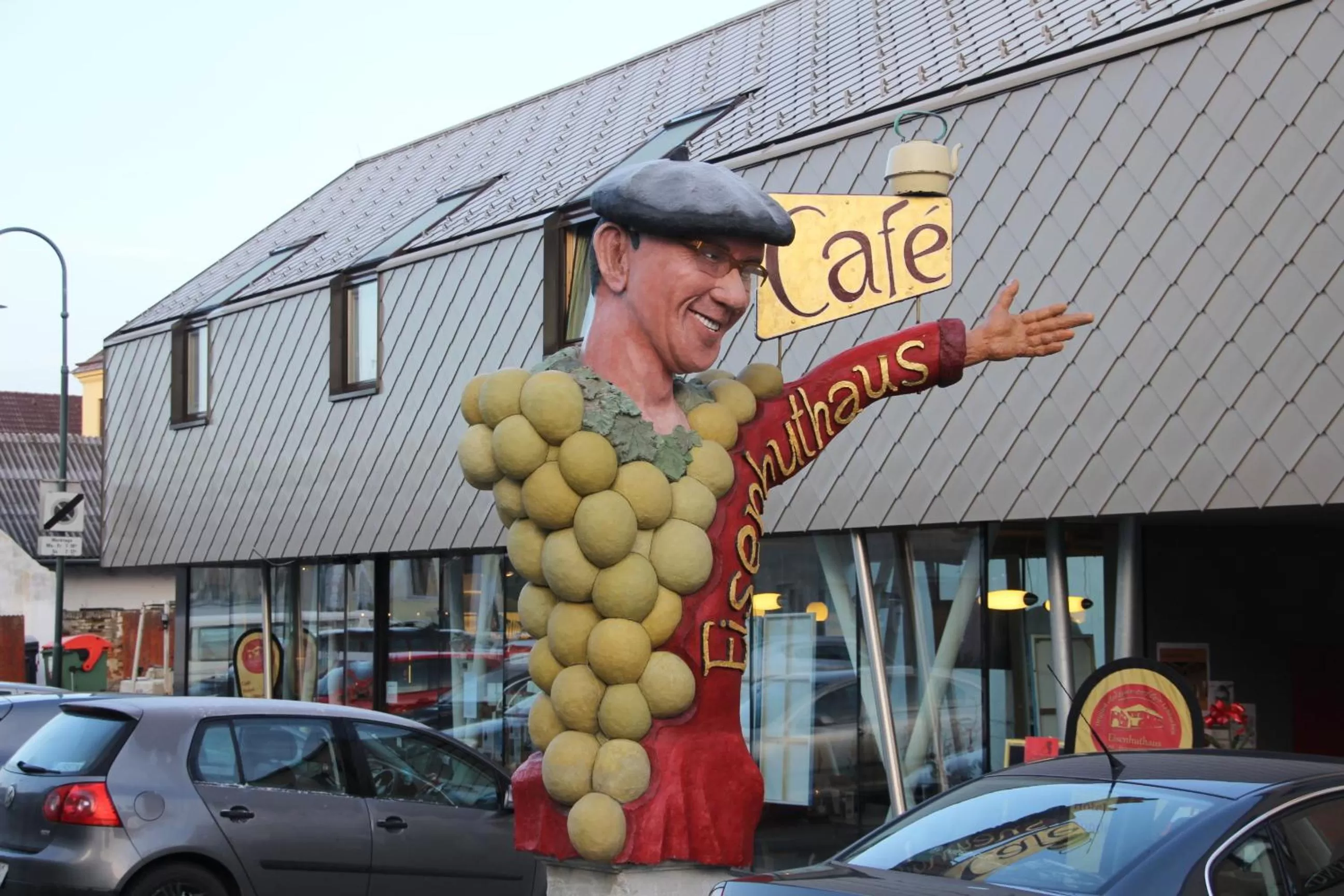 Facade/entrance in Hotel Eisenhuthaus
