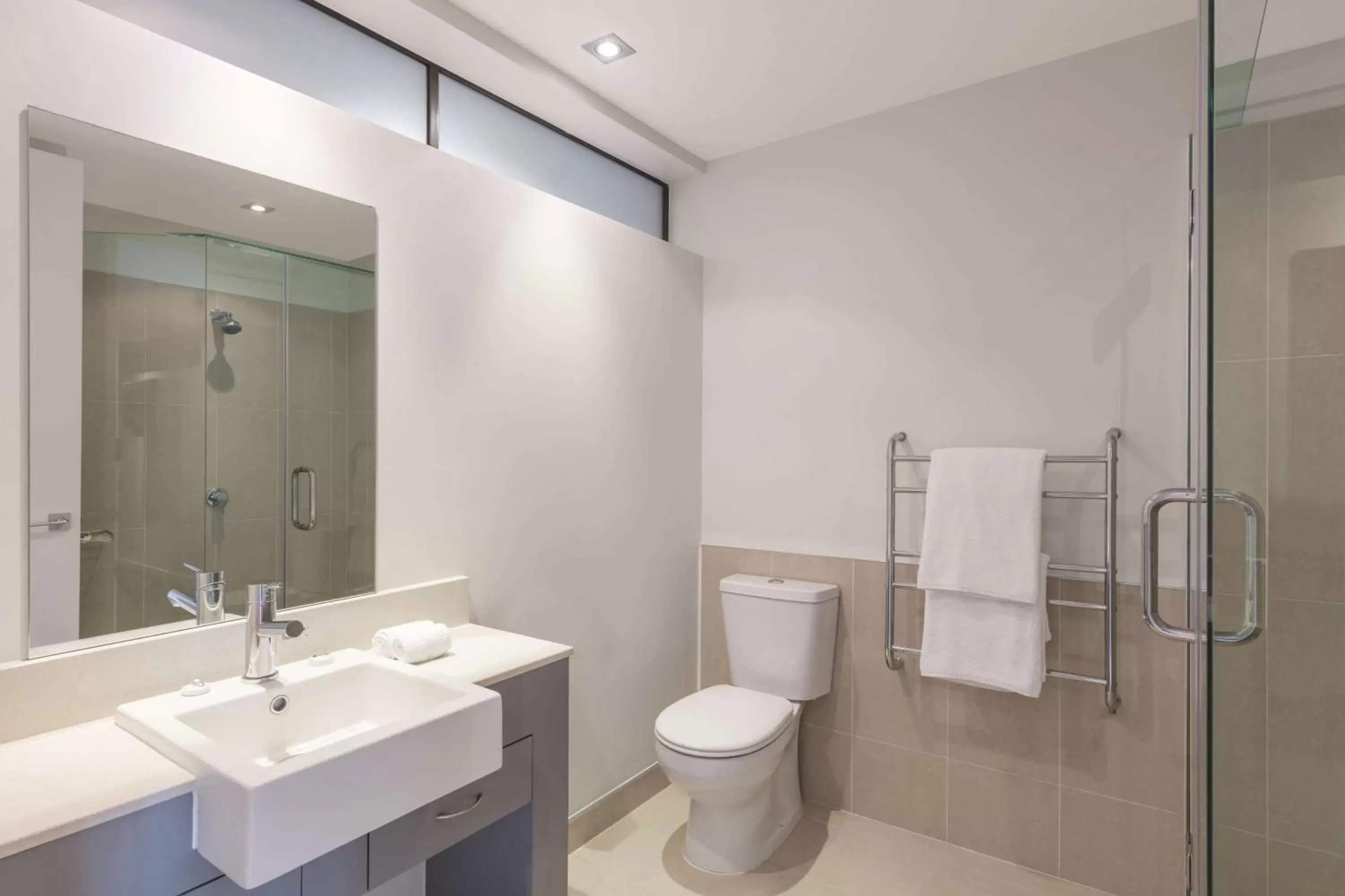 Bathroom in Adina Apartment Hotel Auckland Britomart