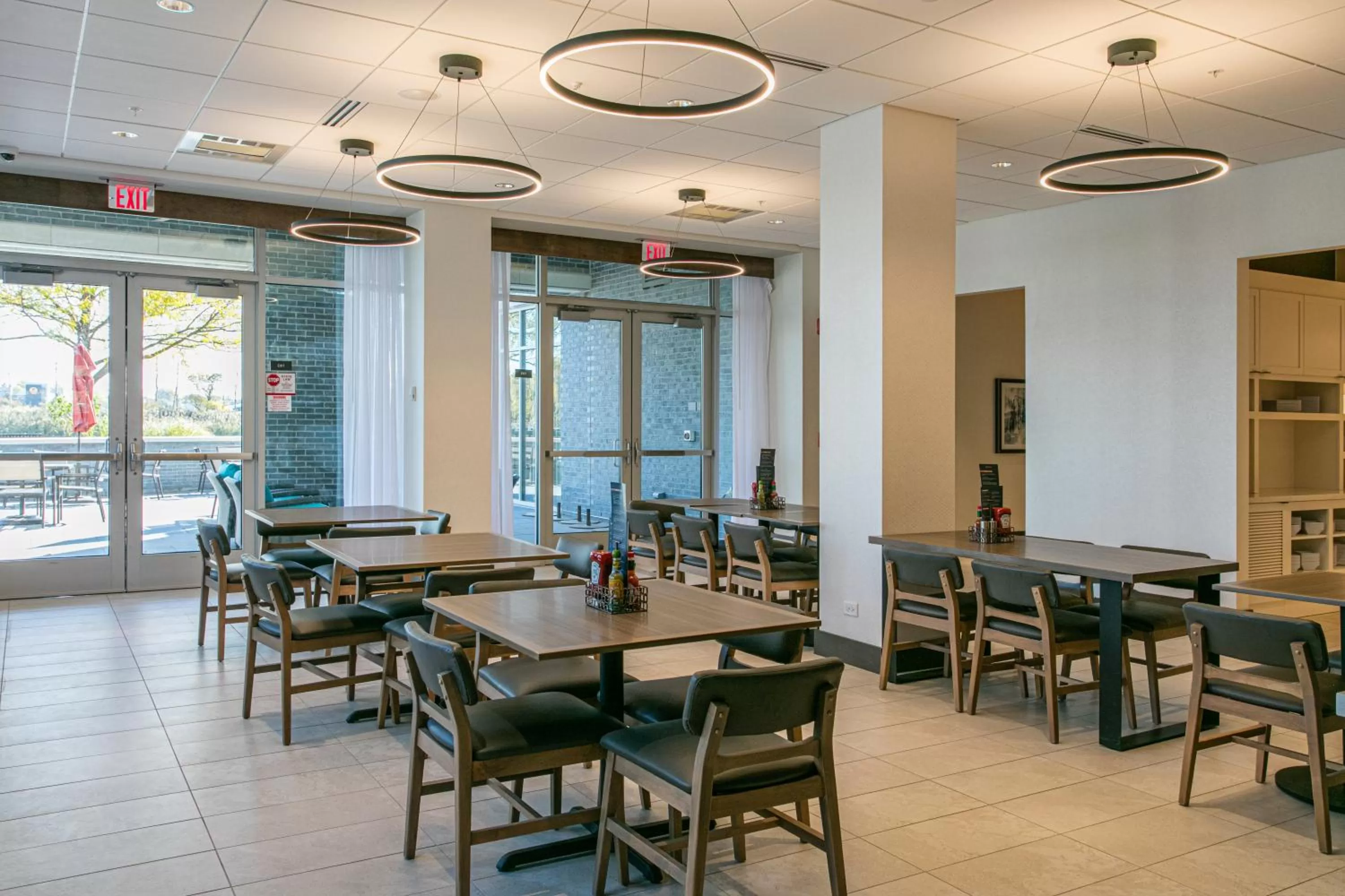 Restaurant/places to eat in Hyatt Place Wilmington Riverfront