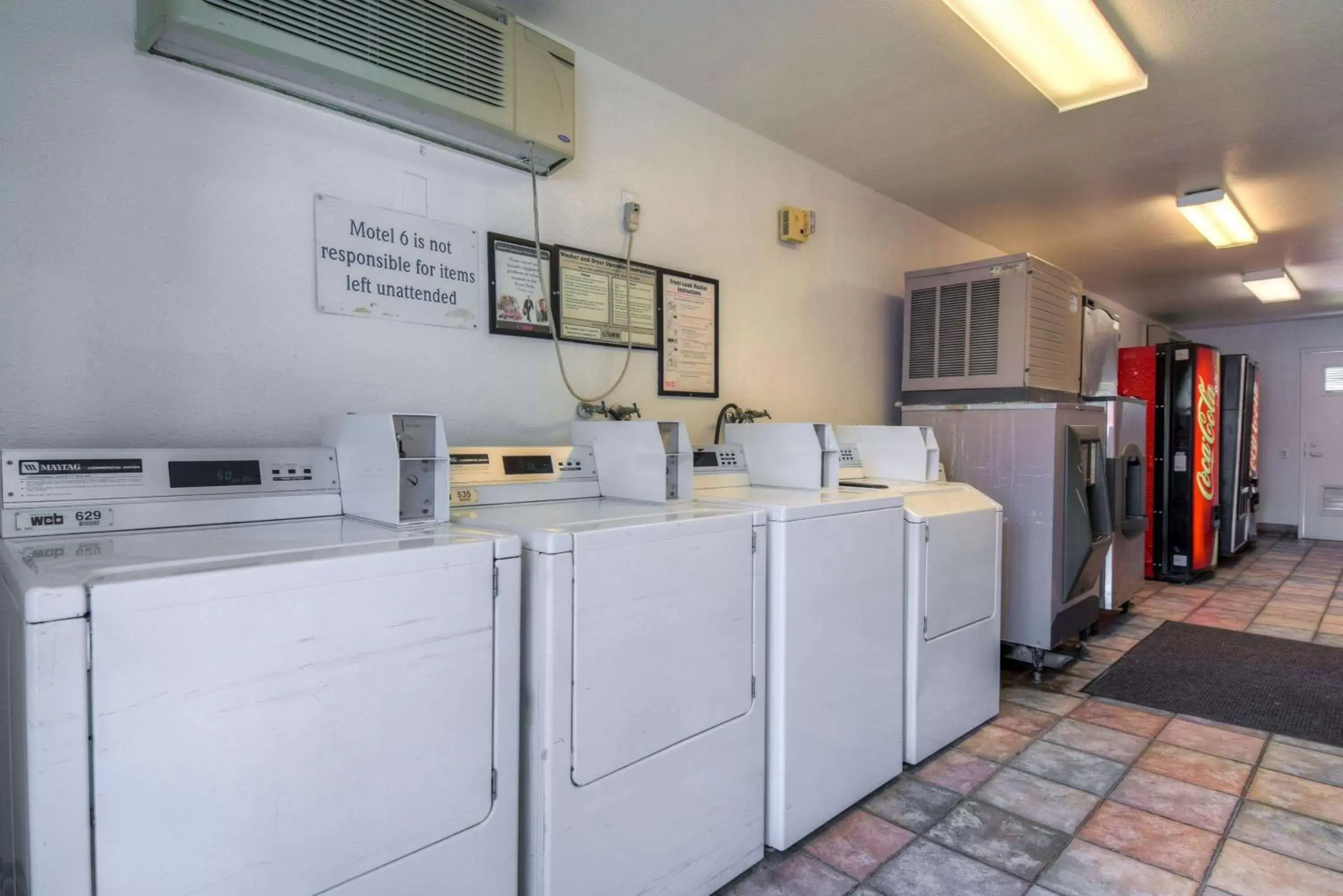 laundry, Kitchen/Kitchenette in Motel 6-San Dimas, CA - Los Angeles