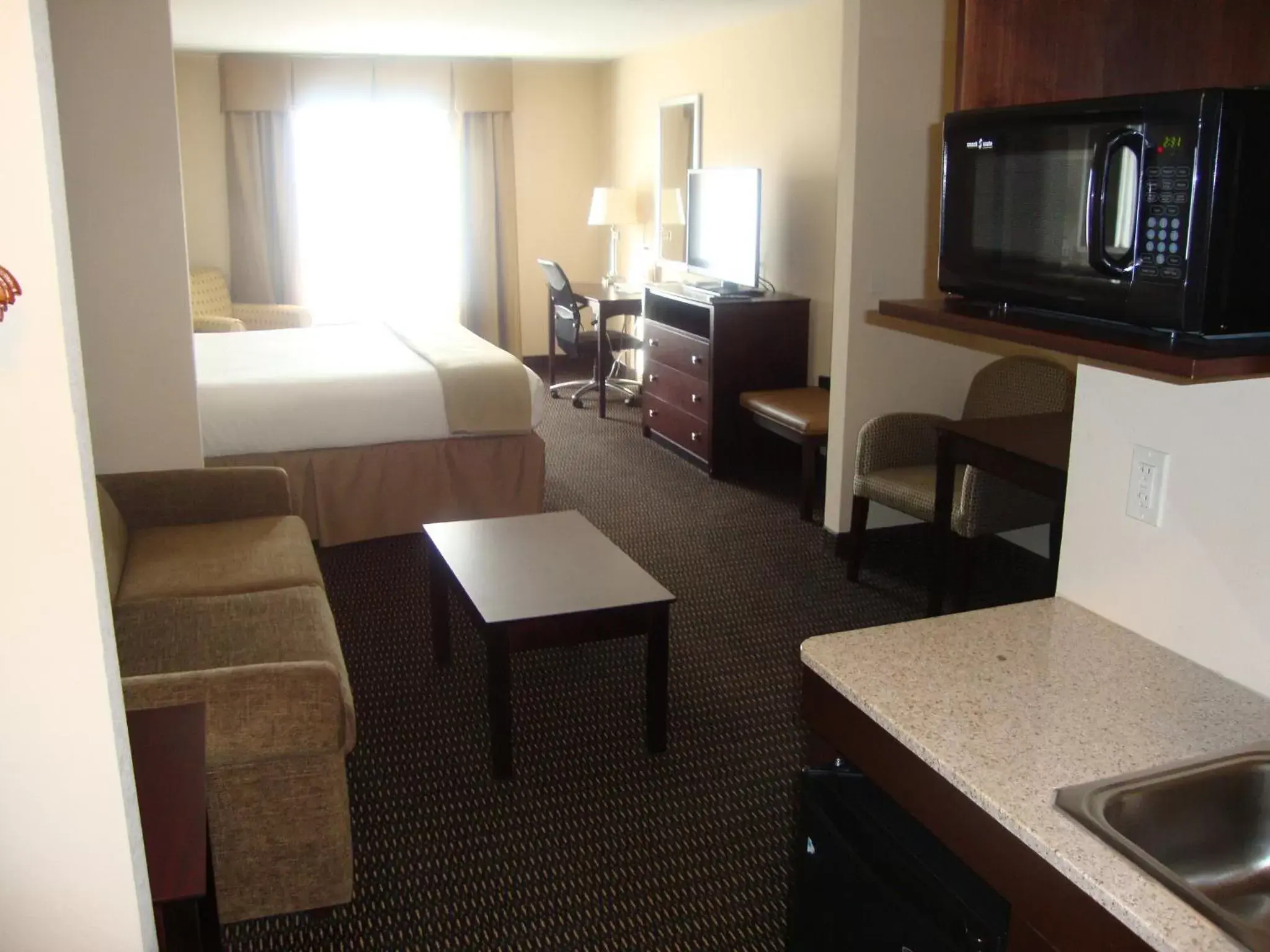 King Suite in Holiday Inn Express & Suites Sidney, an IHG Hotel
