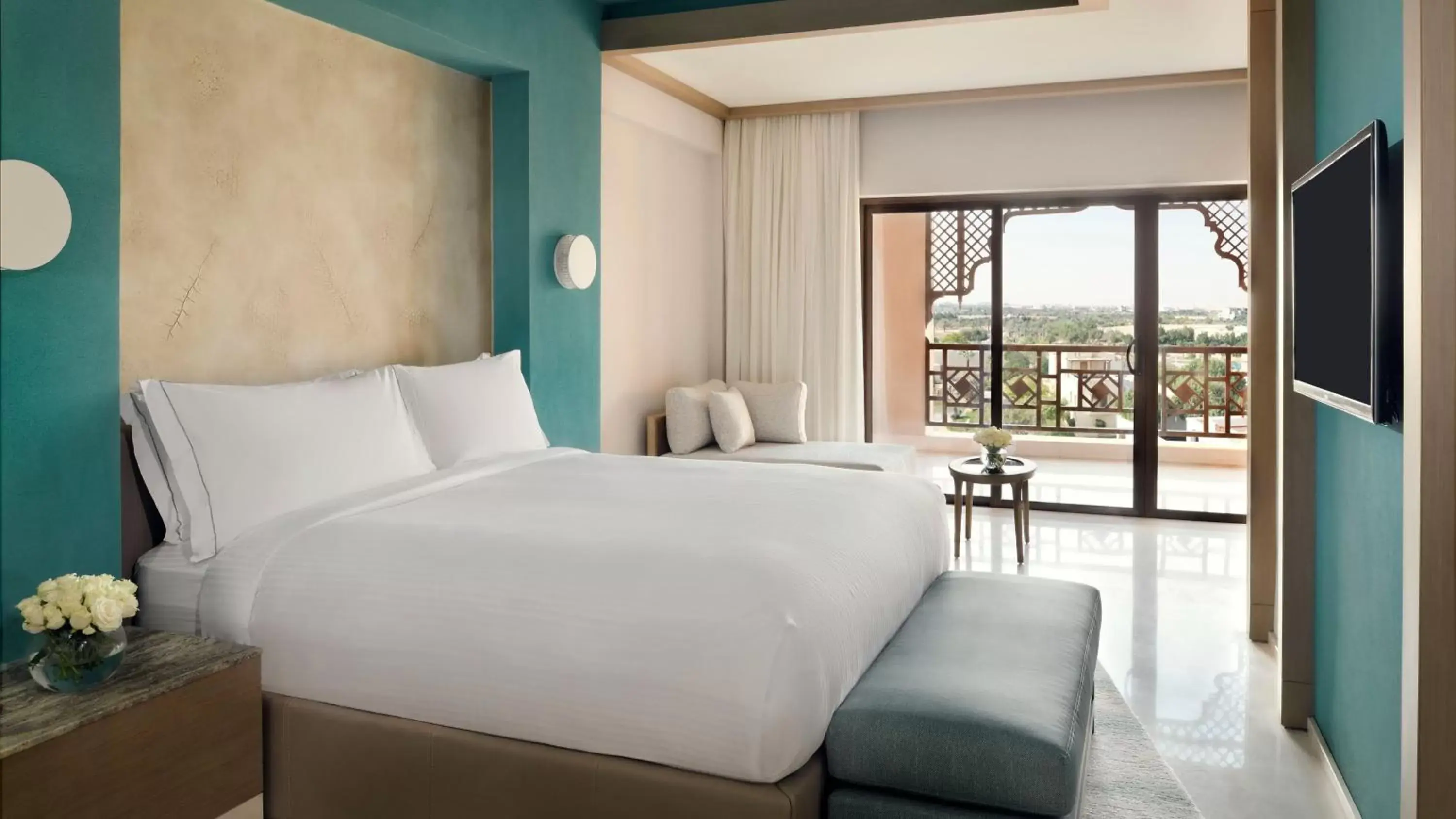 Photo of the whole room, Bed in InterContinental Durrat Al Riyadh Resort & Spa, an IHG Hotel