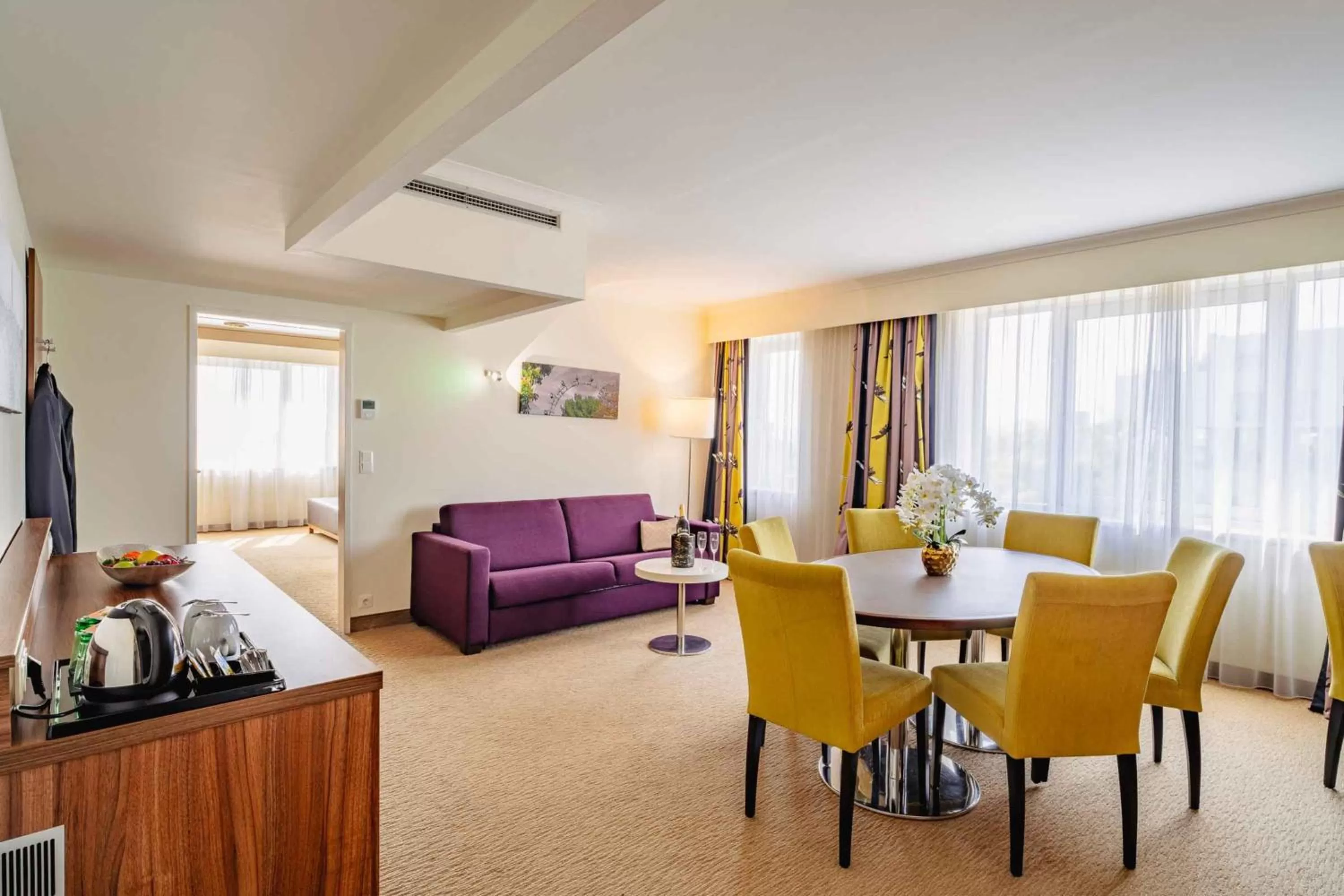 Seating area in PLAZA Premium Wien