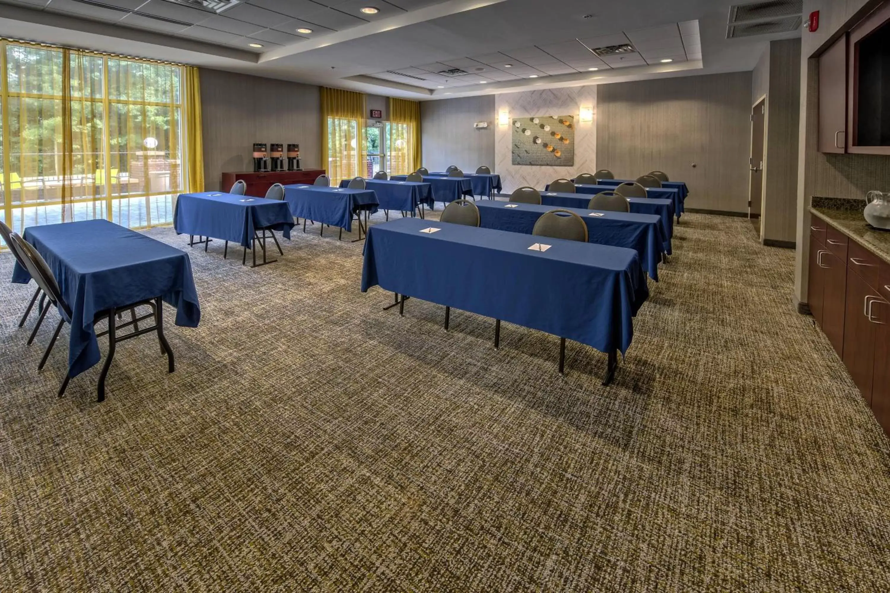 Meeting/conference room in SpringHill Suites by Marriott New Bern