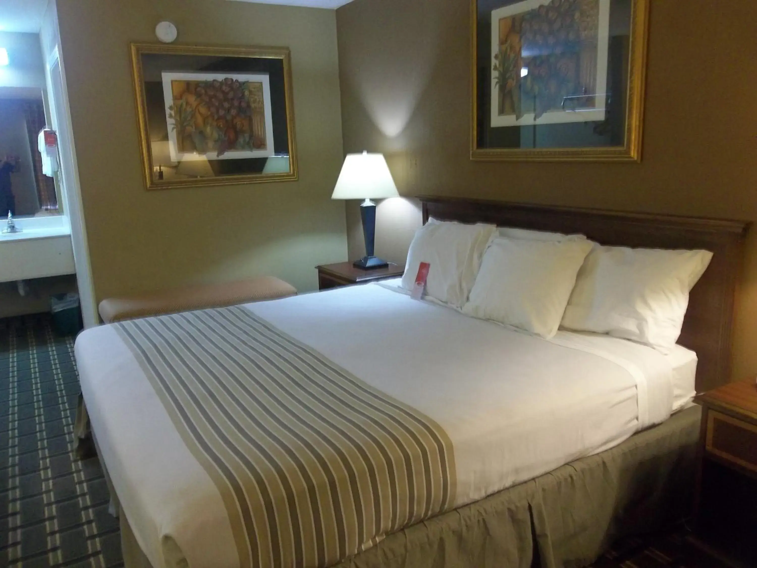 Double Room with Two Double Beds - Smoking in Econo Lodge Acworth