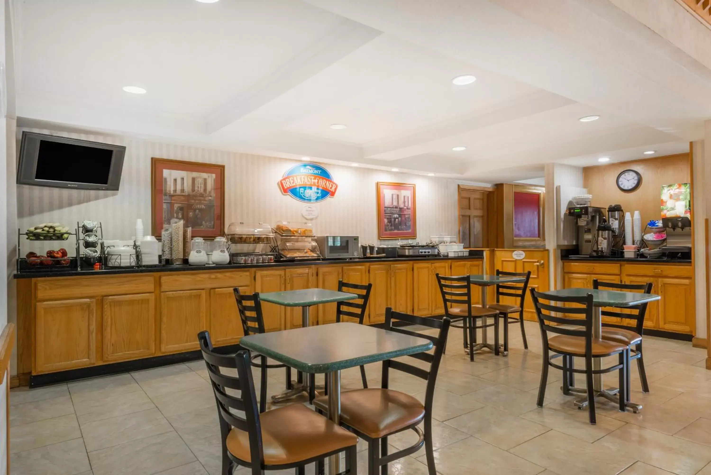 Lounge or bar, Restaurant/Places to Eat in Baymont by Wyndham Plainfield/ Indianapolis Arpt Area