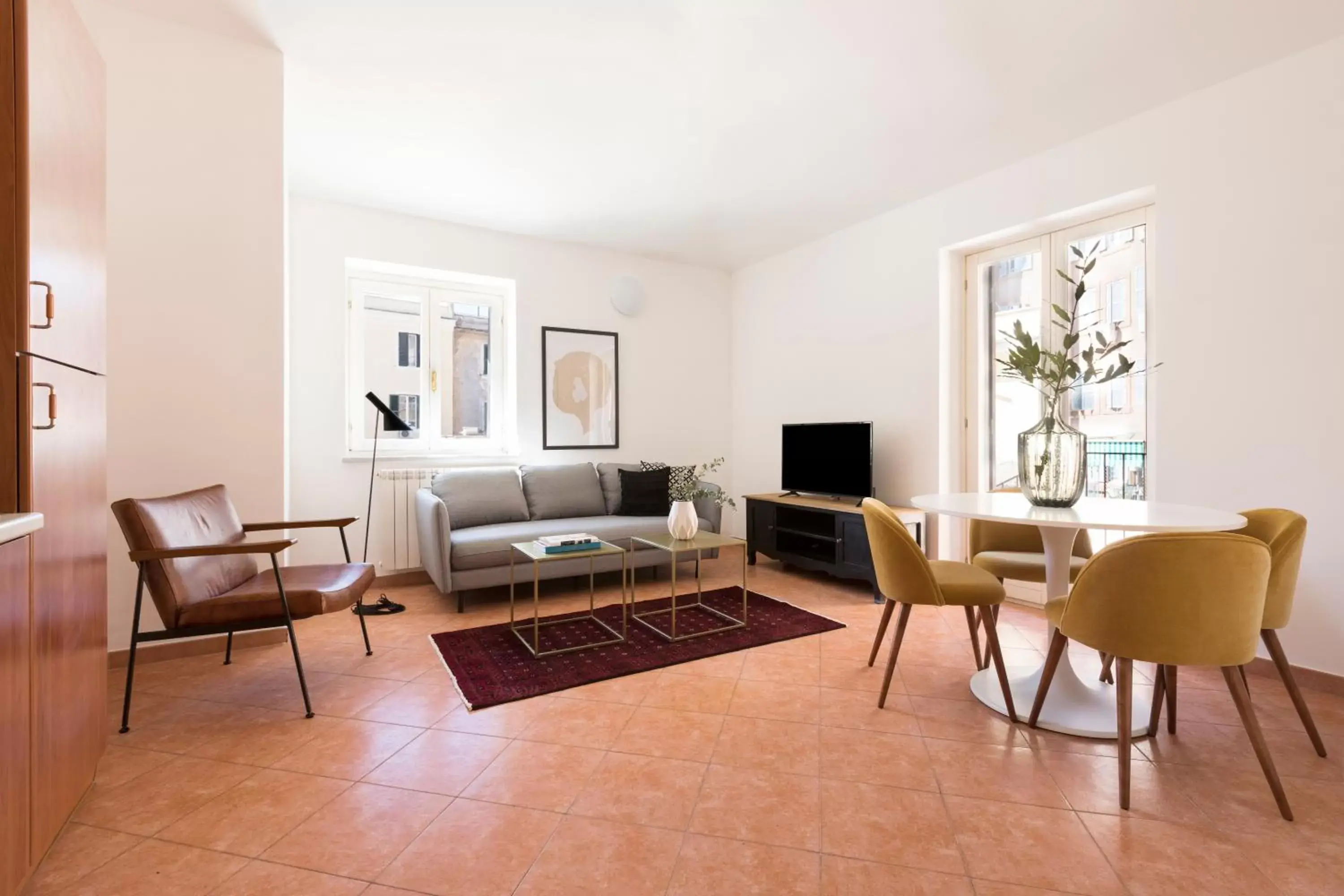 Apartment with Terrace in Sonder Piazza San Pietro