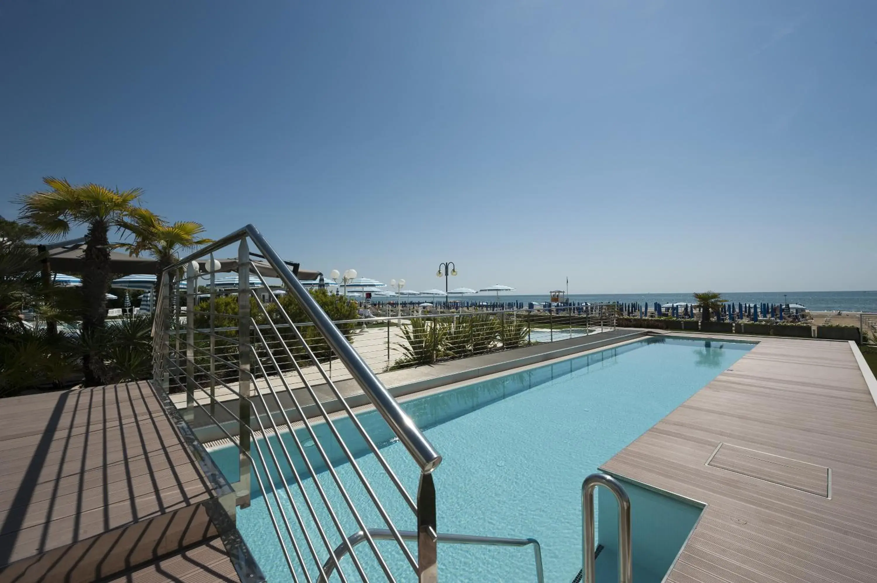 Day, Swimming Pool in Hotel Le Soleil