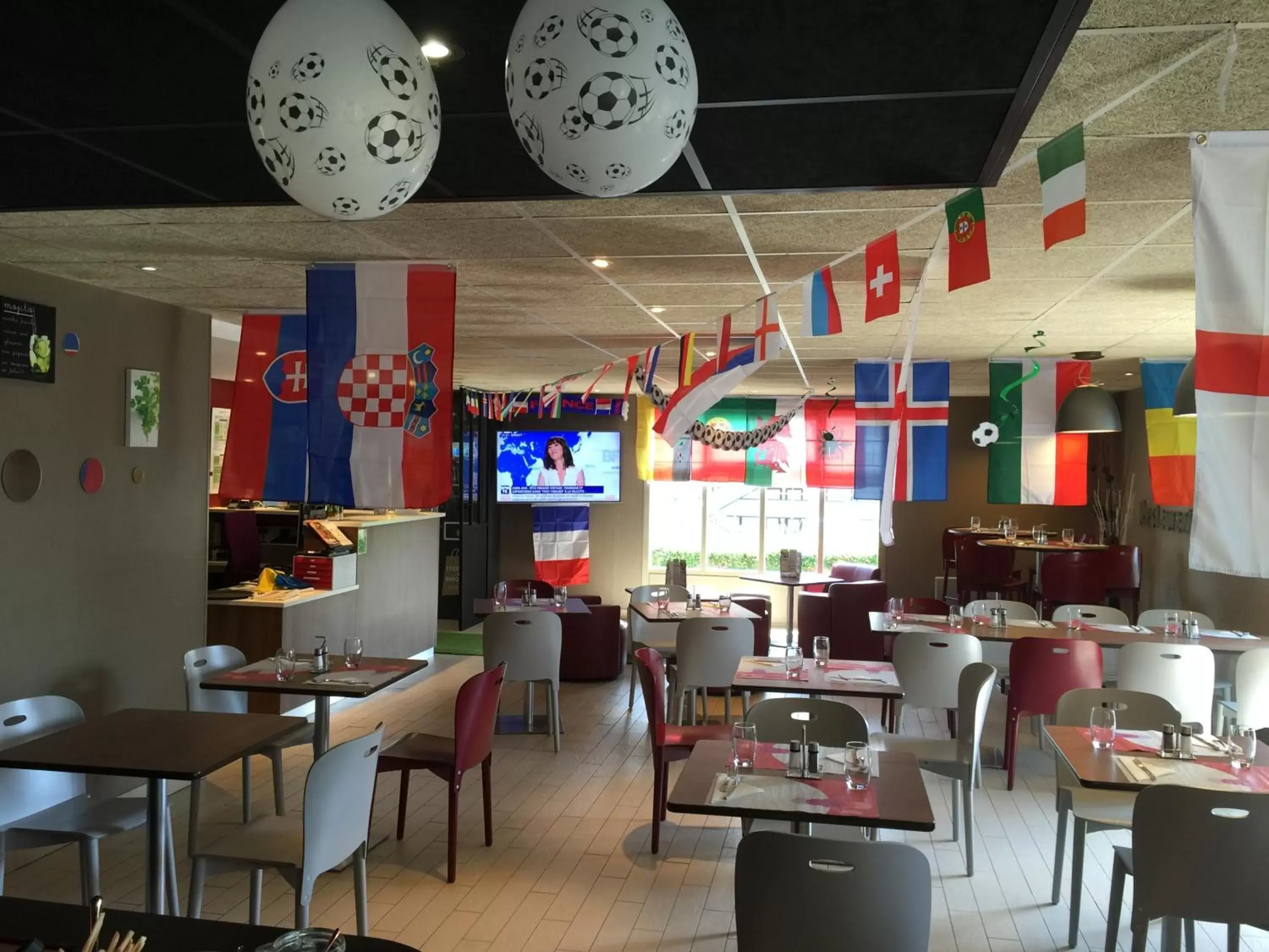 Entertainment, Restaurant/Places to Eat in Campanile Brest - Gouesnou Aeroport